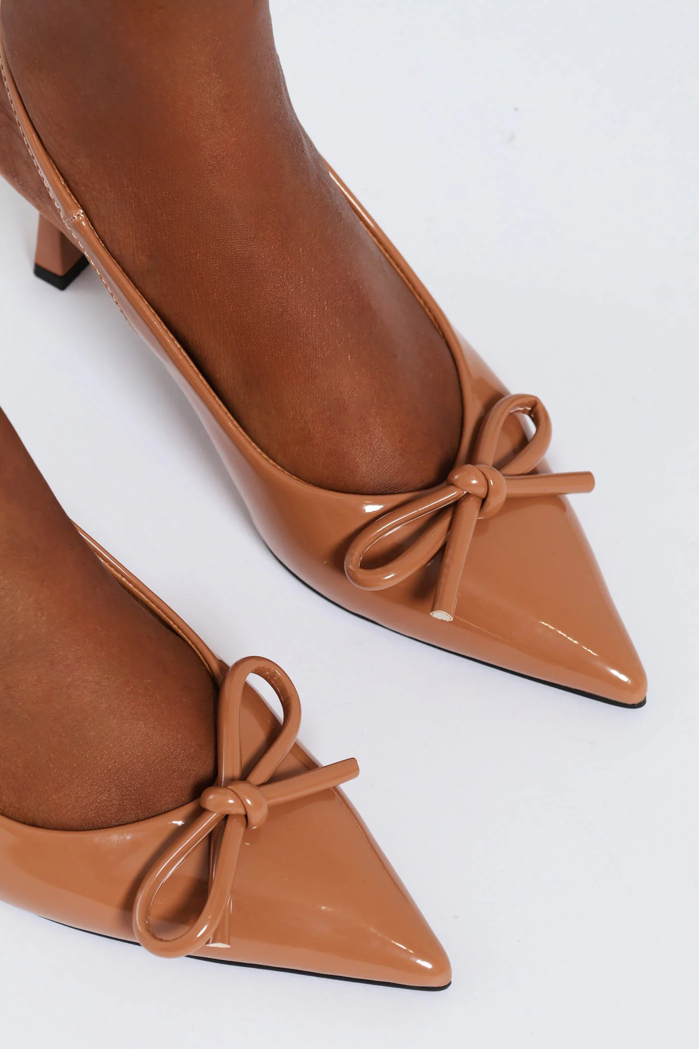 Mid Shaped Pointy Patent Court Heel With Tubular Bow - Caramel - Image 2
