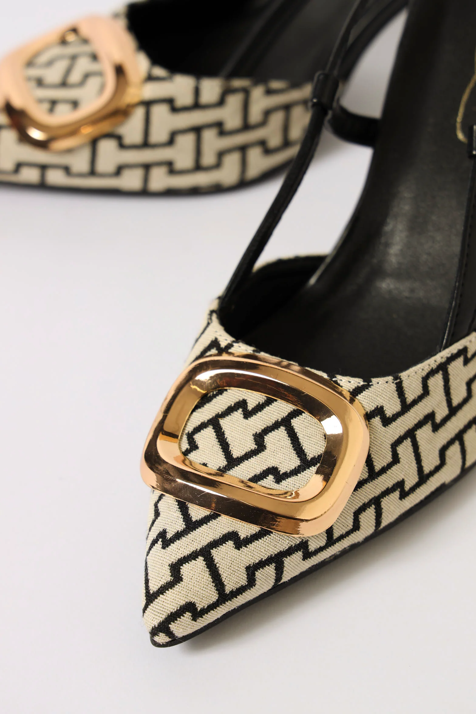 Mid Slingback Pointy Monogram Court Heel - Black - Image 2