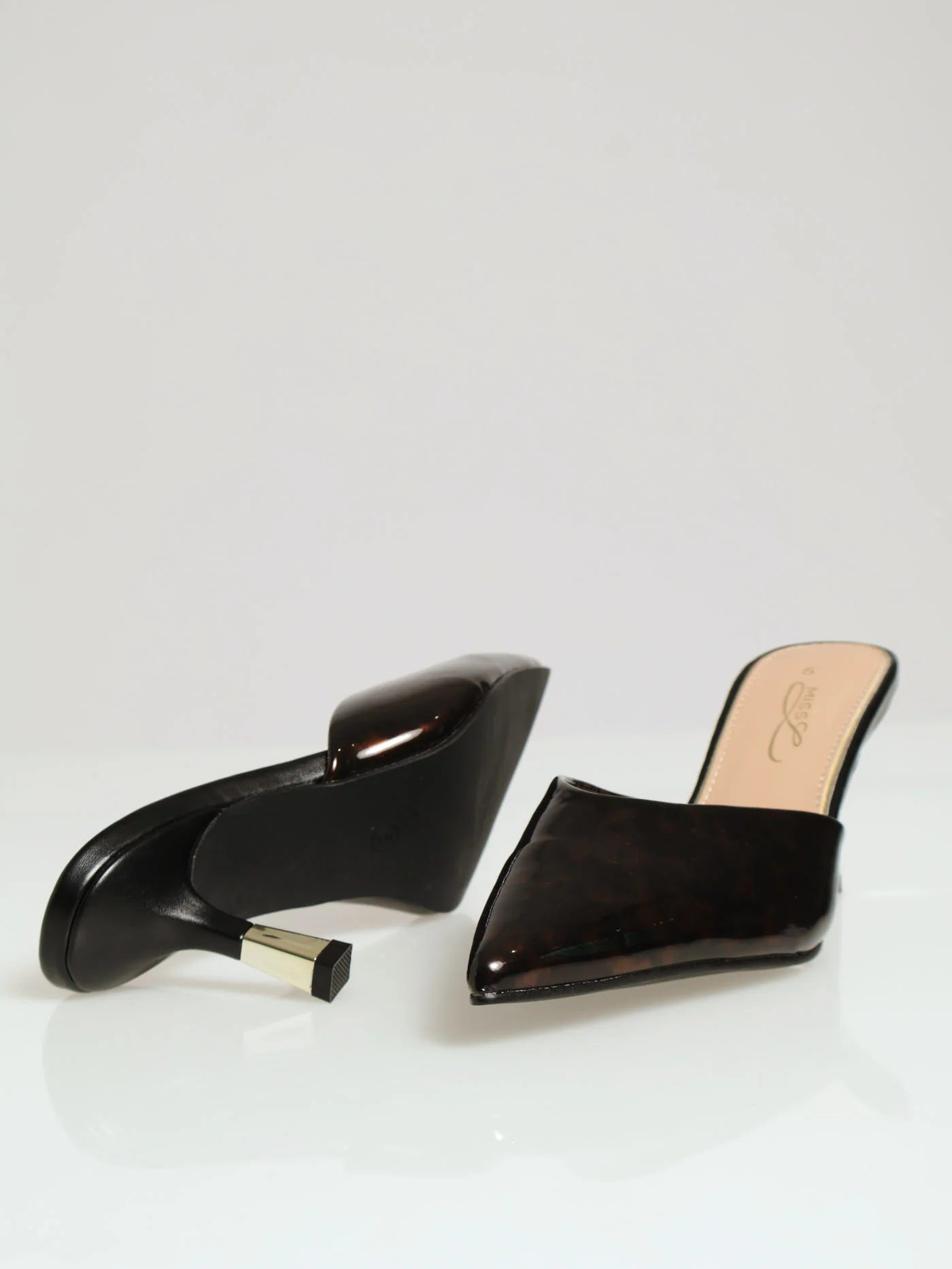 Mid Stiletto Pointy Tortoise Shell Court Heel - Image 4