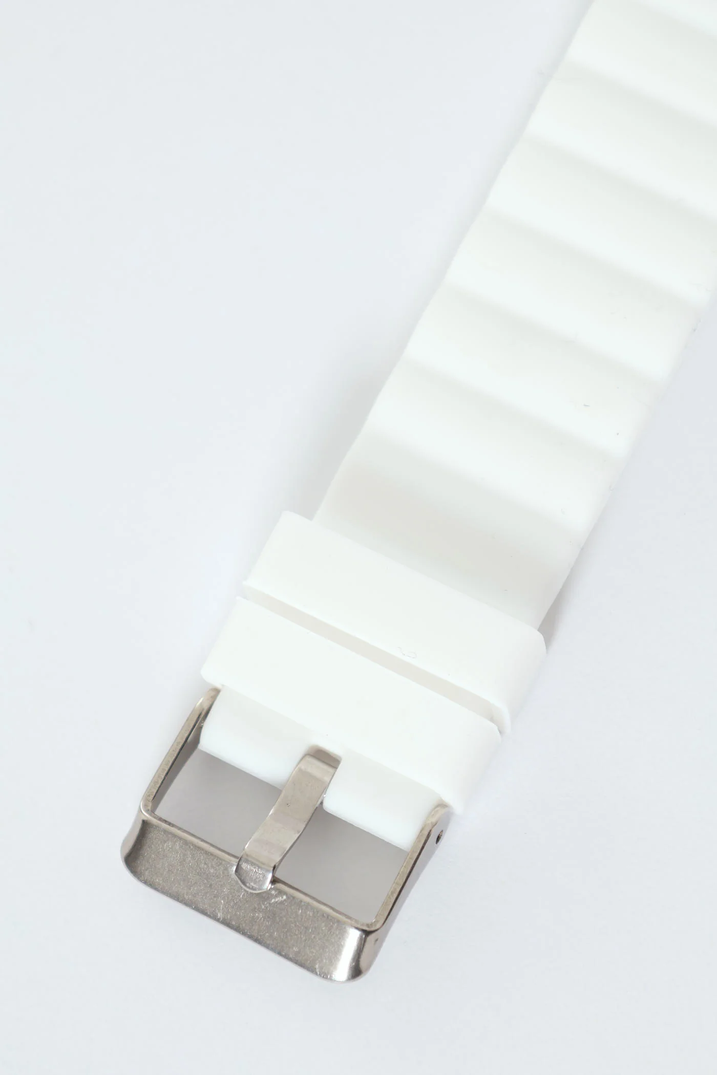 Minimal Contrast Digital Watch - White - Image 3