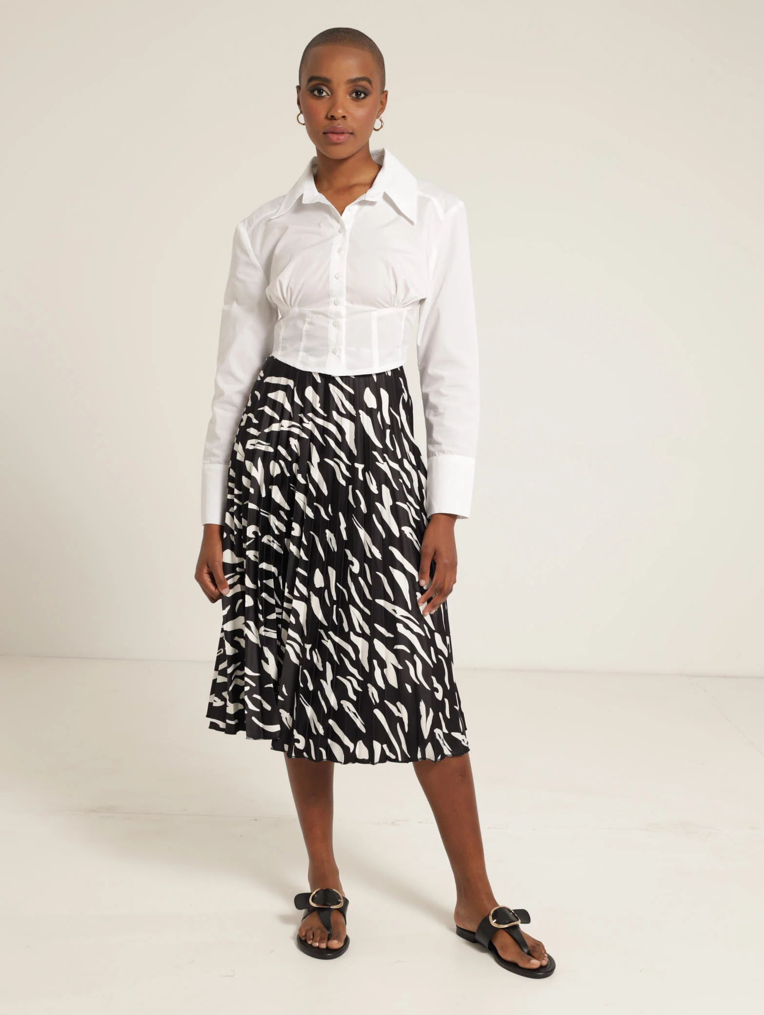 Monochrome Pleated Skirt - Image 4