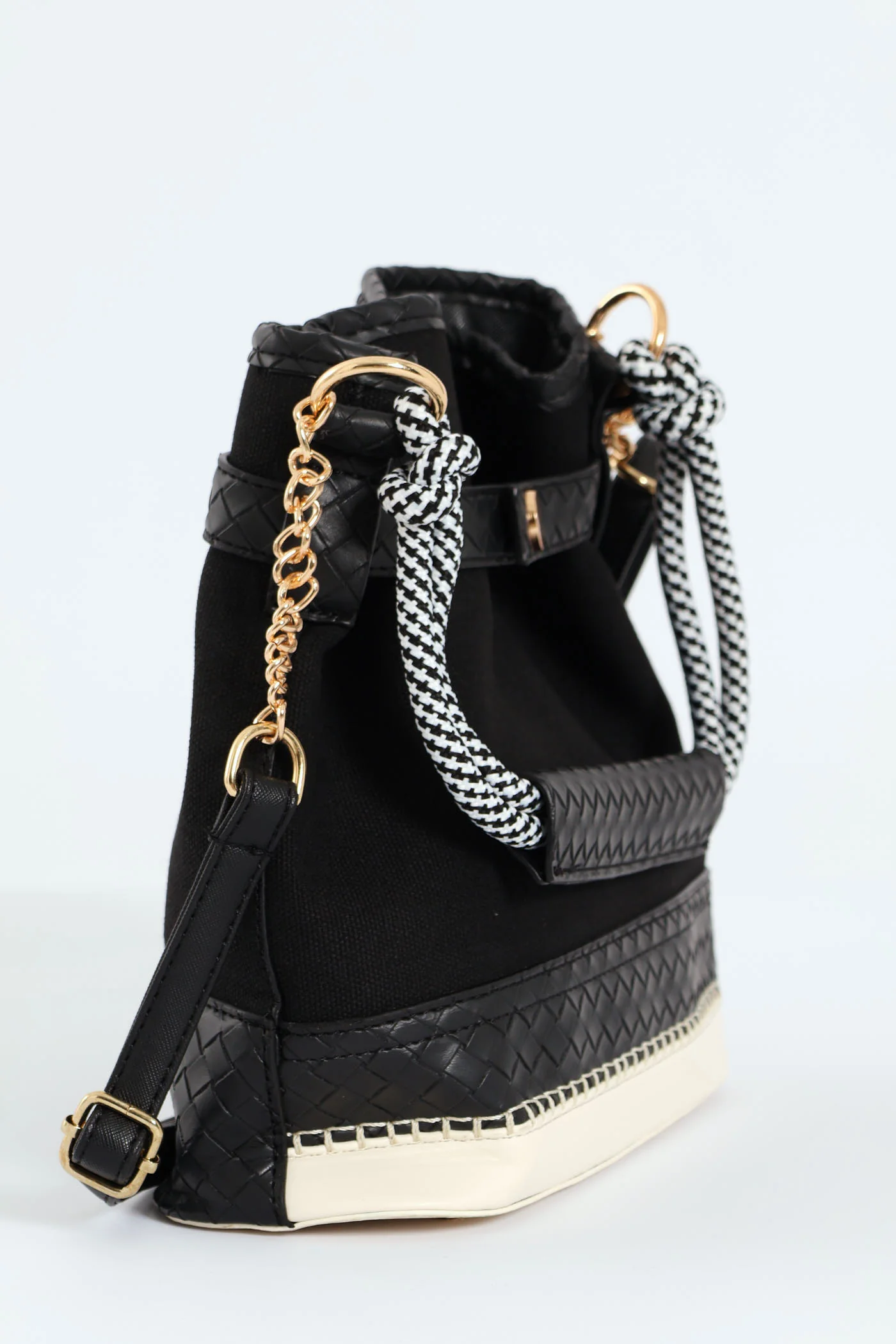 Monochrome Rope Handle Woven Bucket Bag - Black - Image 2