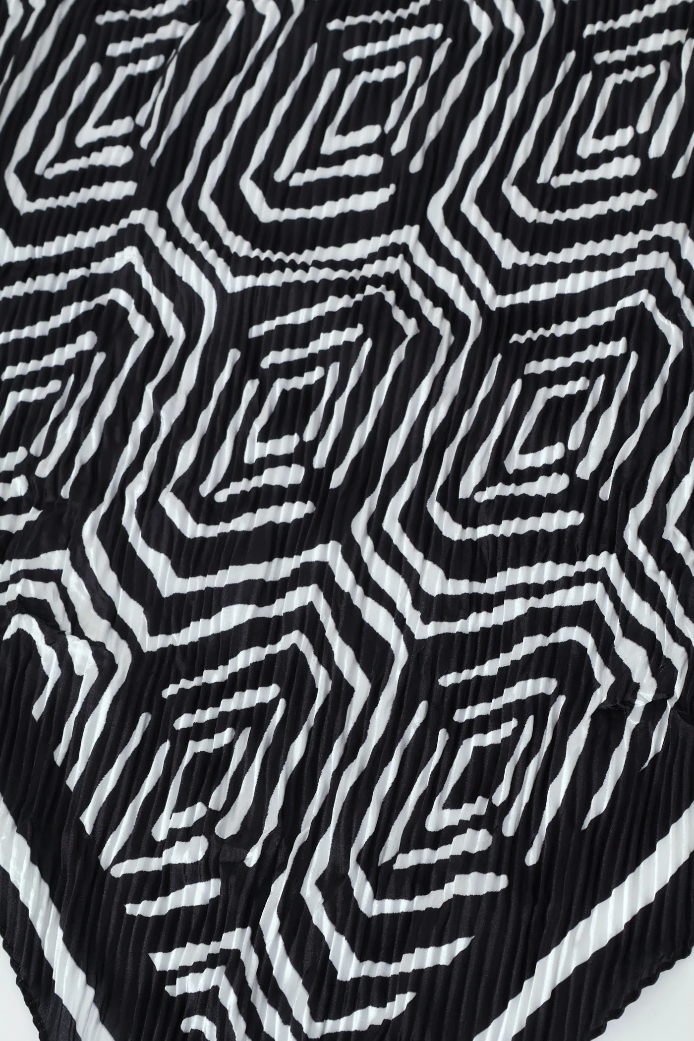 Multi Geo Print Pleated Satin Scarf - Black/White - Image 2