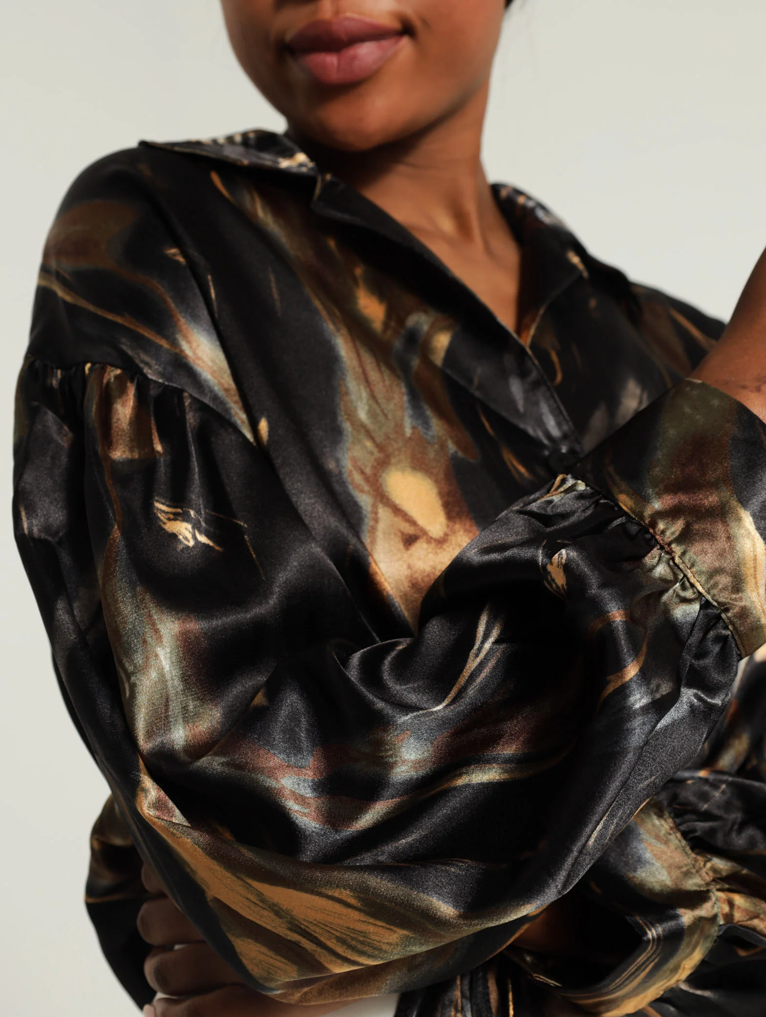 Multi Swirl Satin Tie Shirt - Image 4