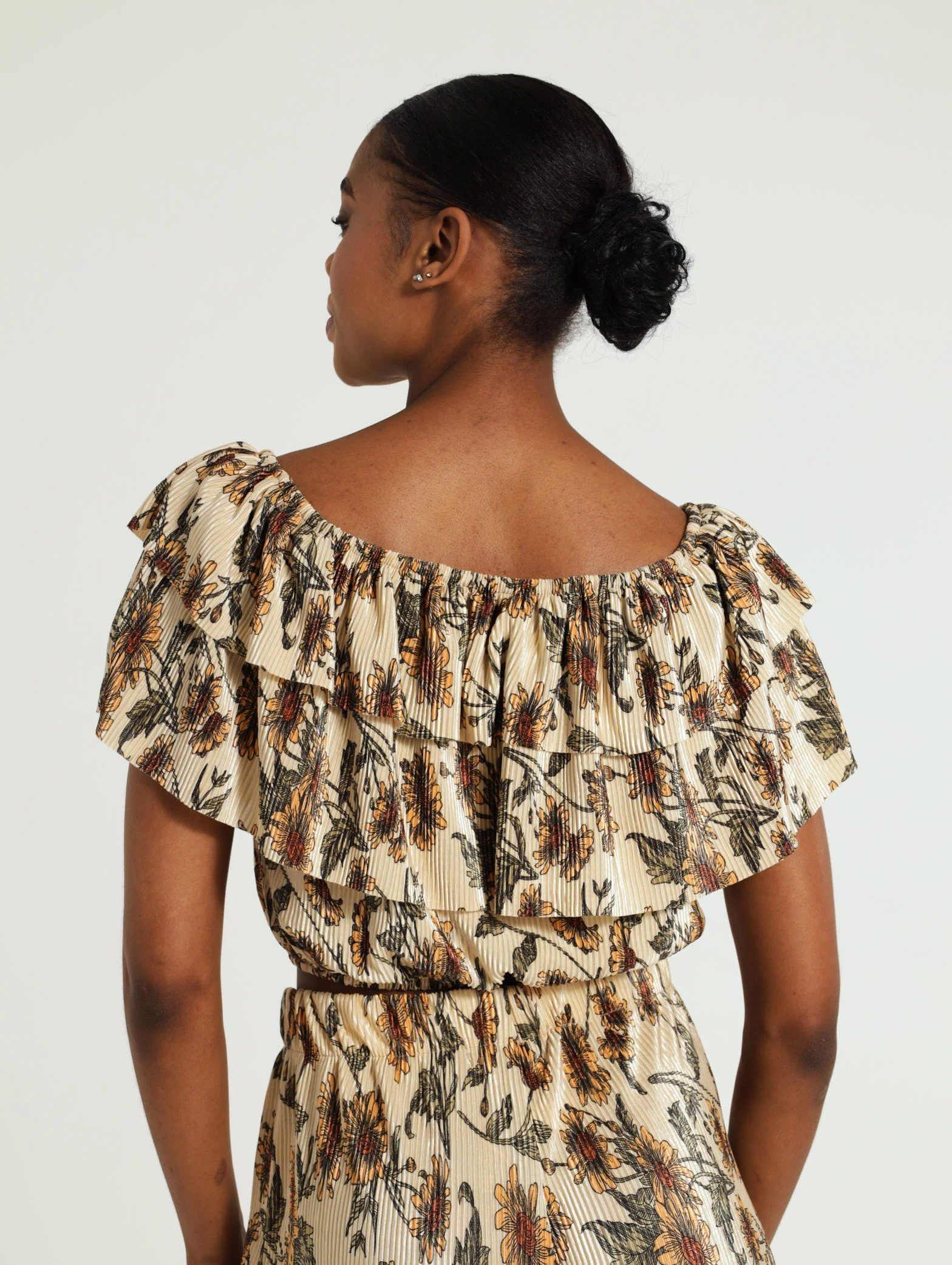 Off The Shoulder Ruffle Top - Image 4