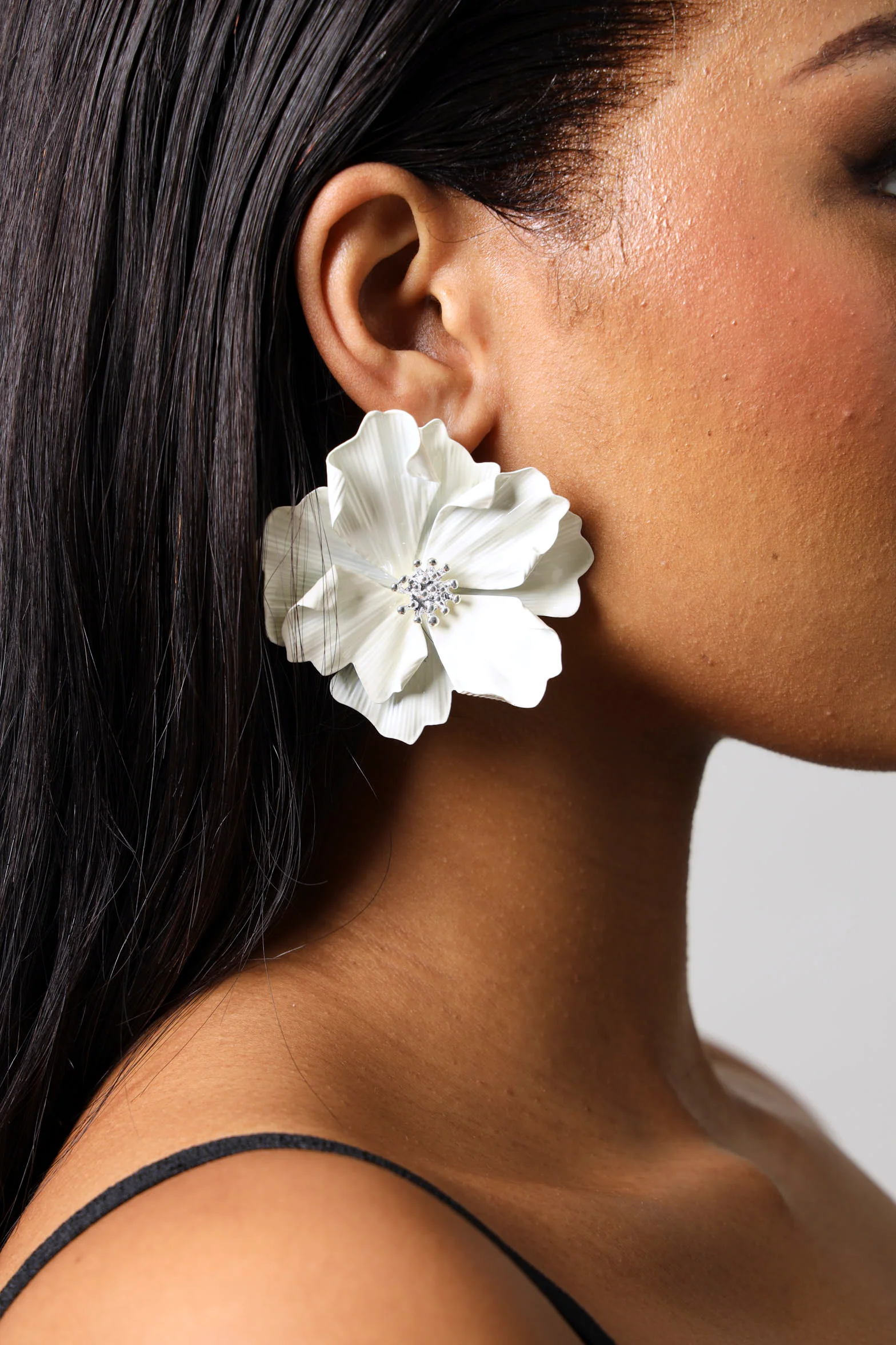 Oversized Delicate Petal Earrings - Ecru