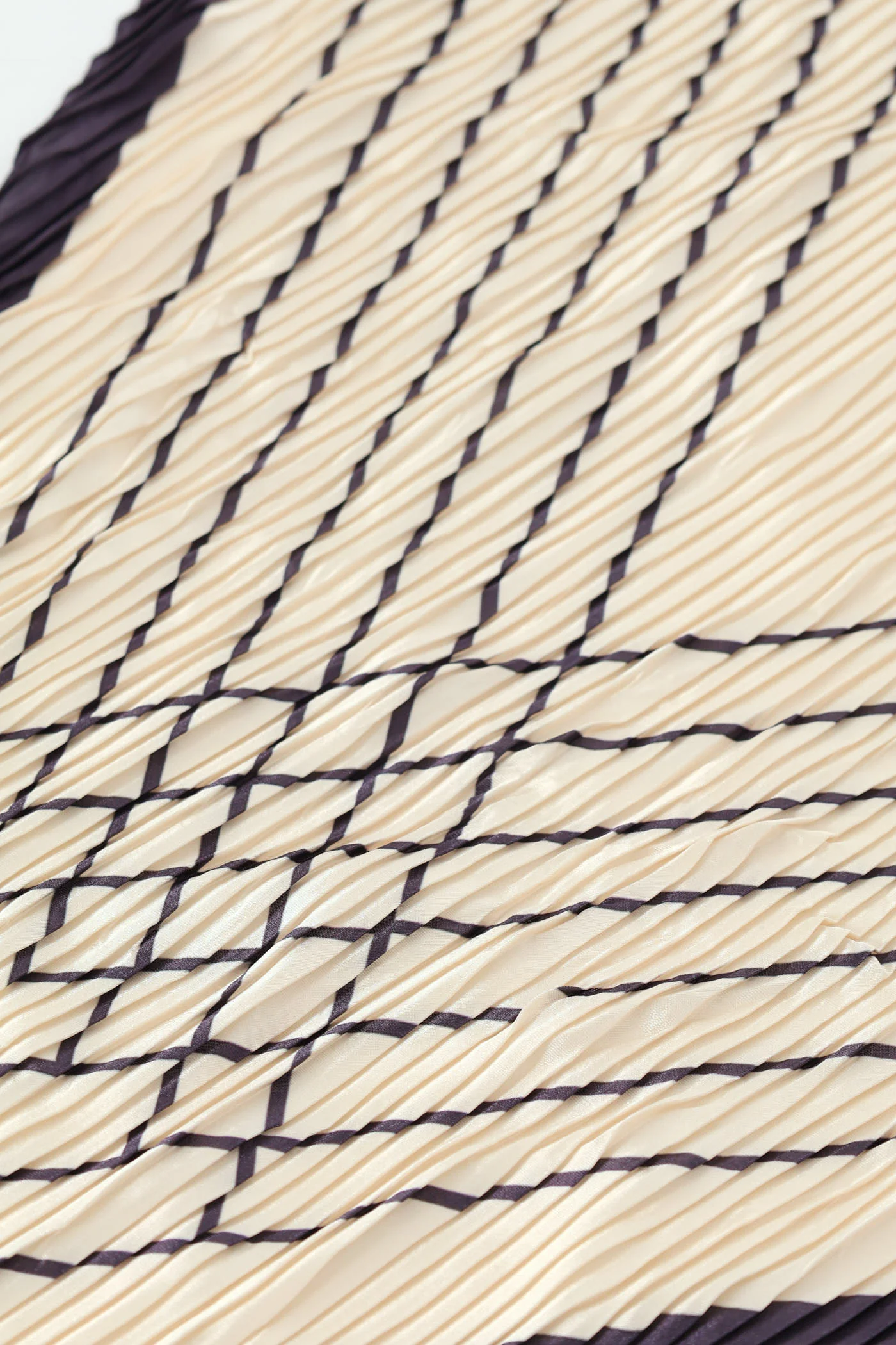 Pleated Geo Print Satin Scarf - Cream - Image 3