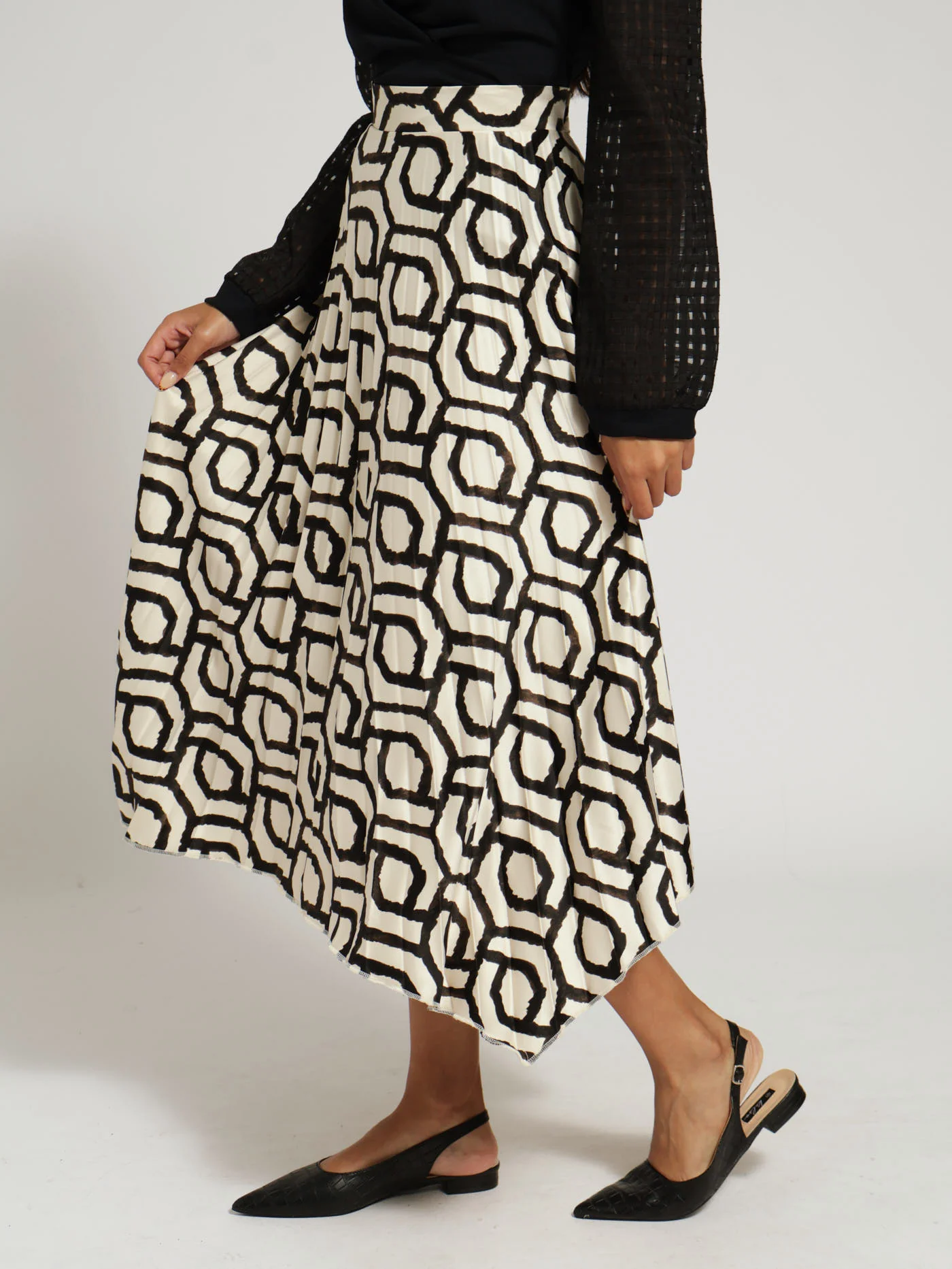 Pleated Hanky Hem Skirt - Image 2