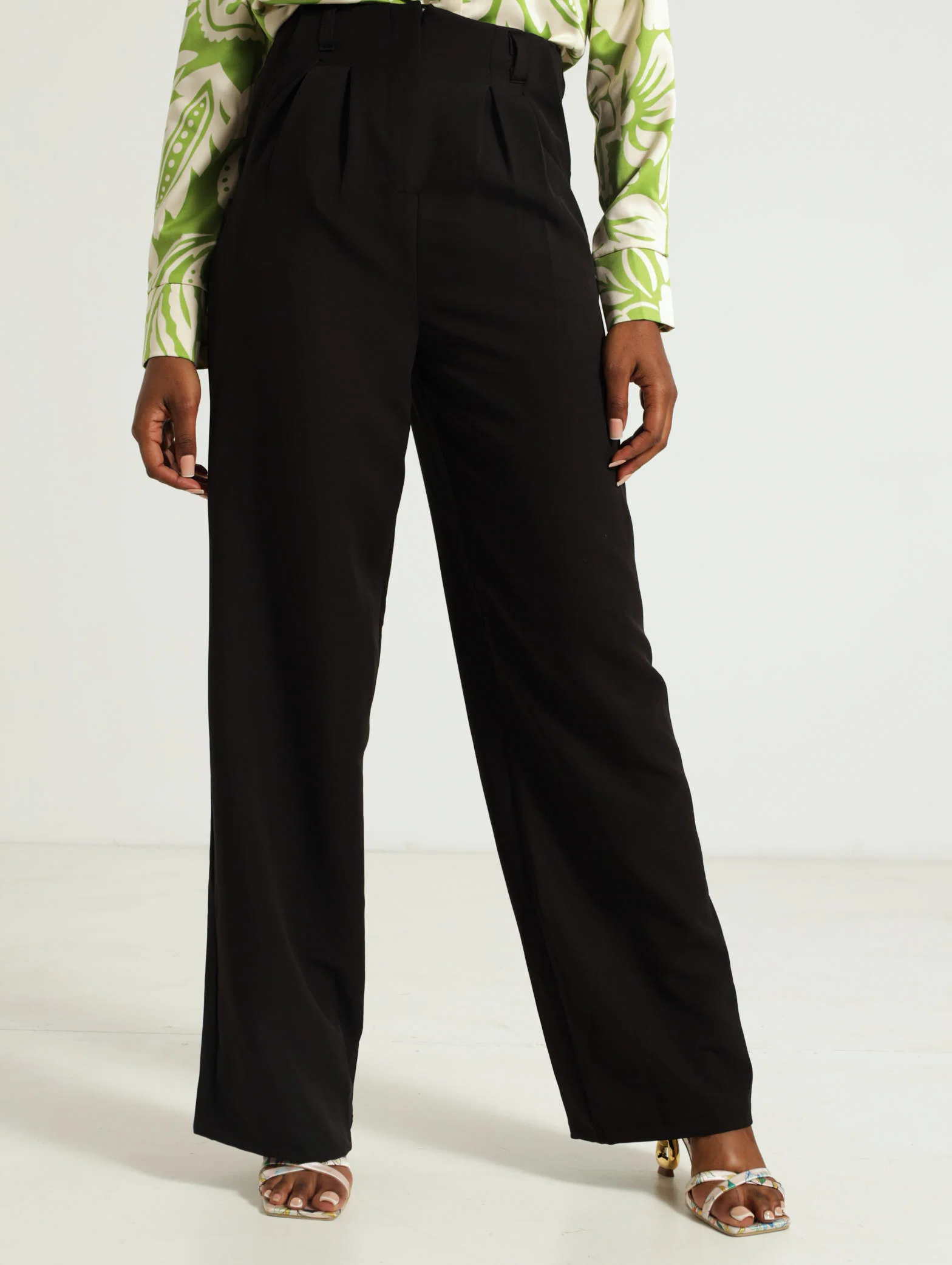 Pleated Wideleg Pants
