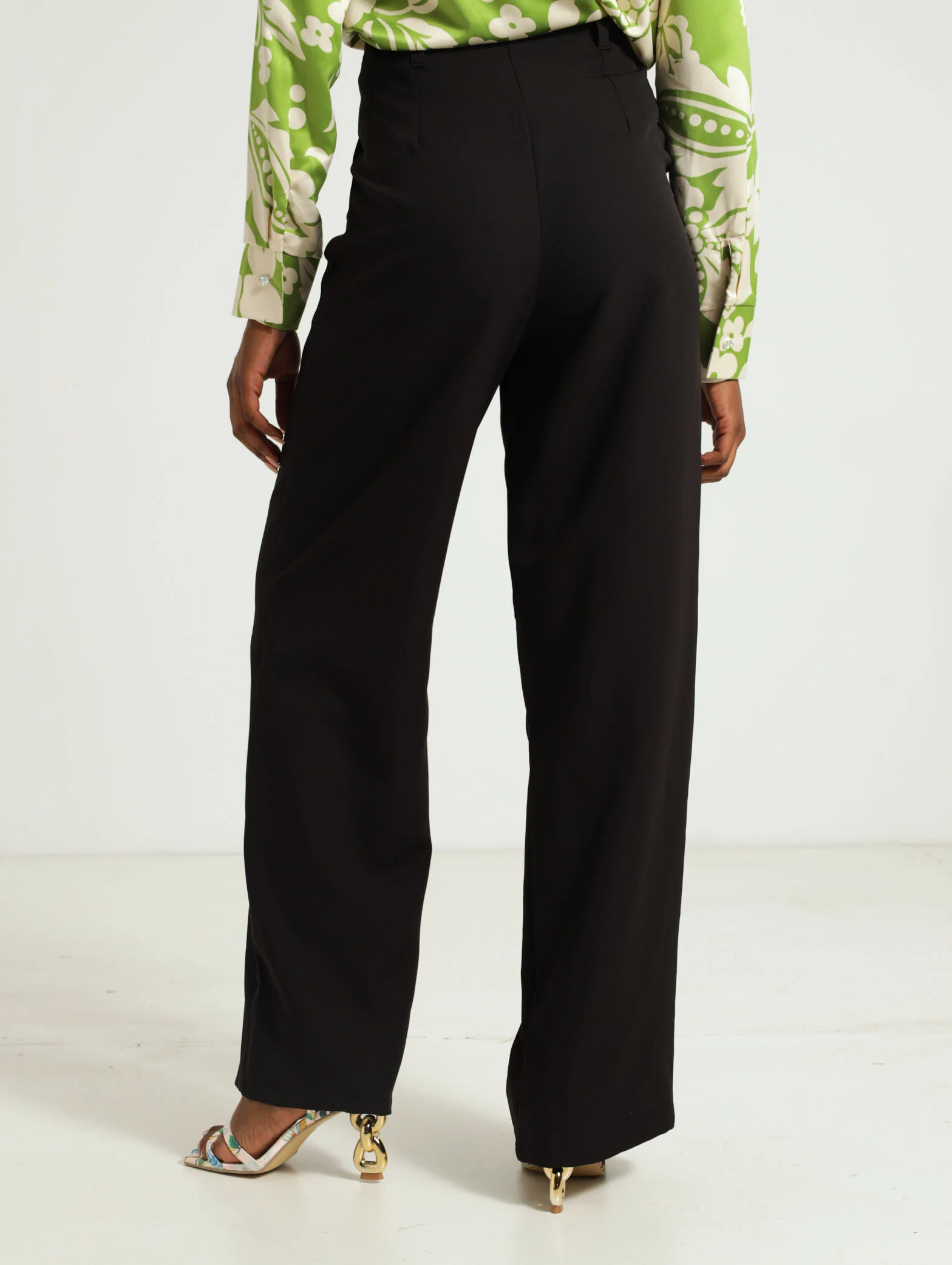 Pleated Wideleg Pants - Image 3