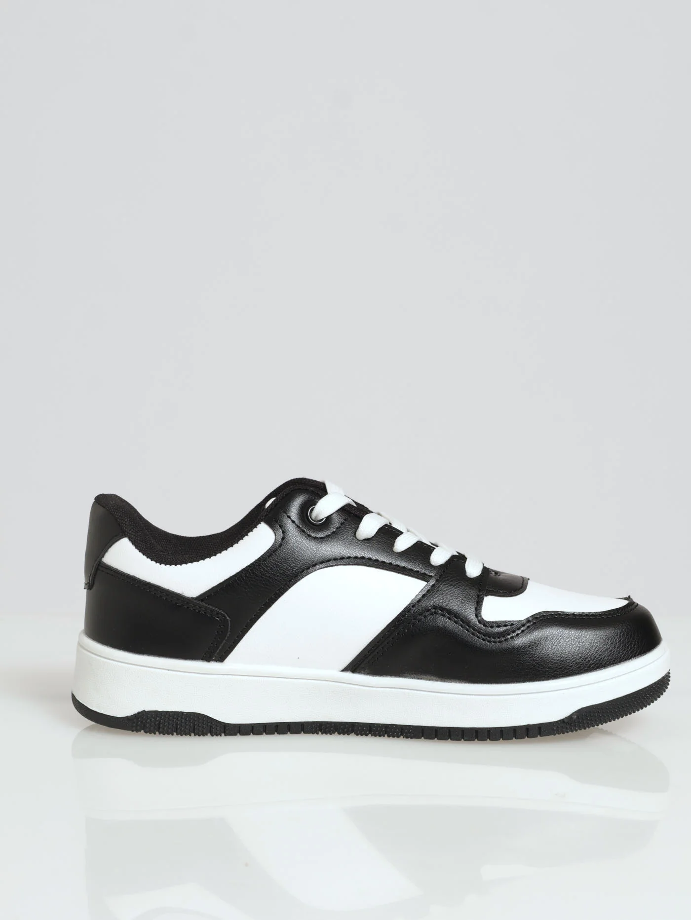 Plim Sneaker With Black Colourblock Panels - Black/White - Image 2