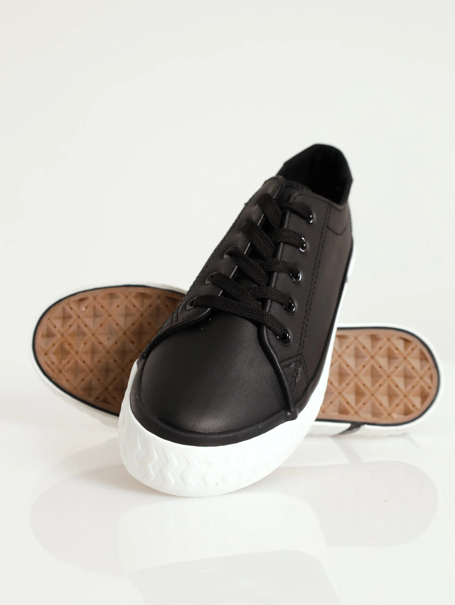 Plim Sole With Side Wall Texture Sneaker