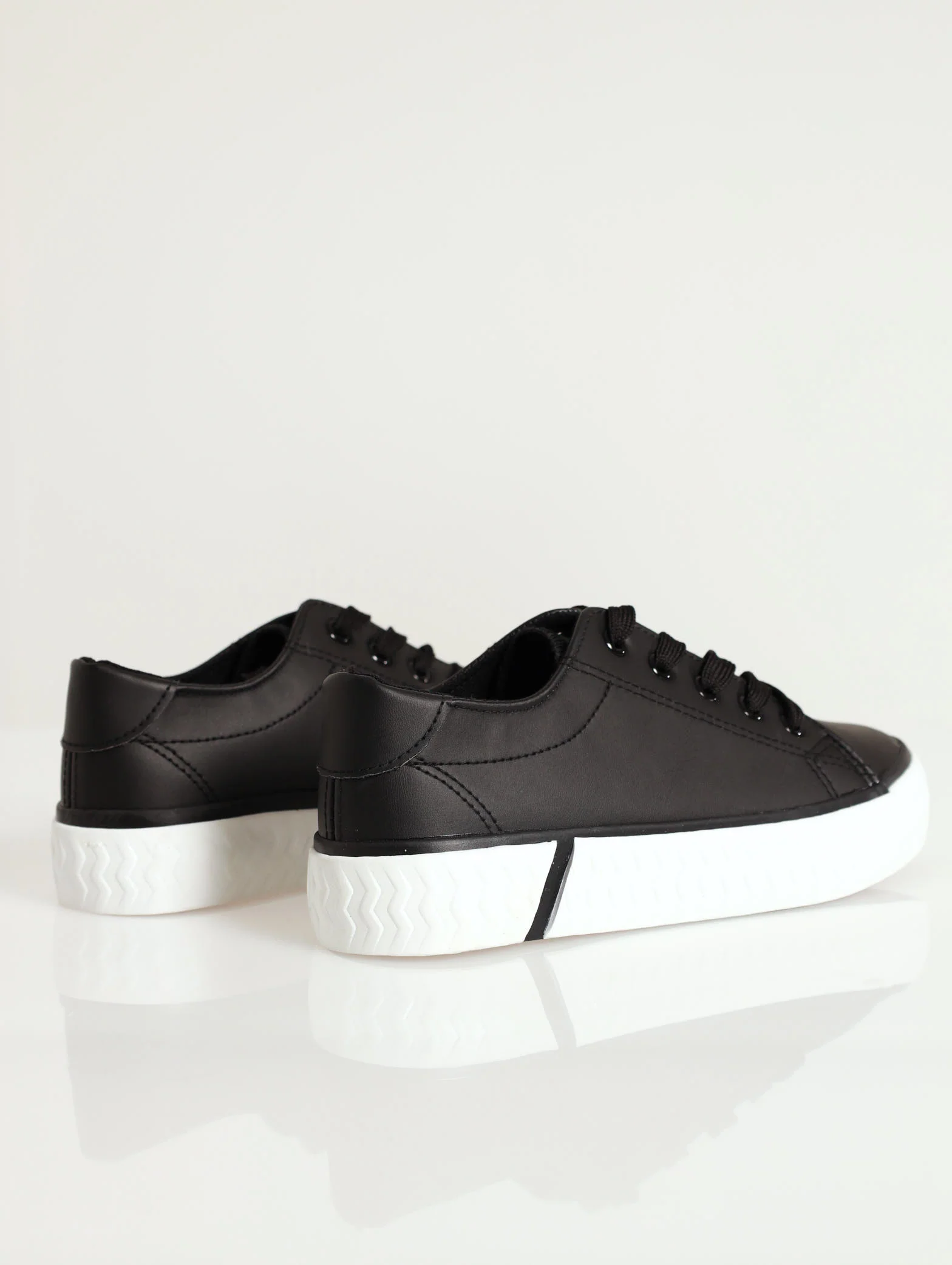 Plim Sole With Side Wall Texture Sneaker - Image 3