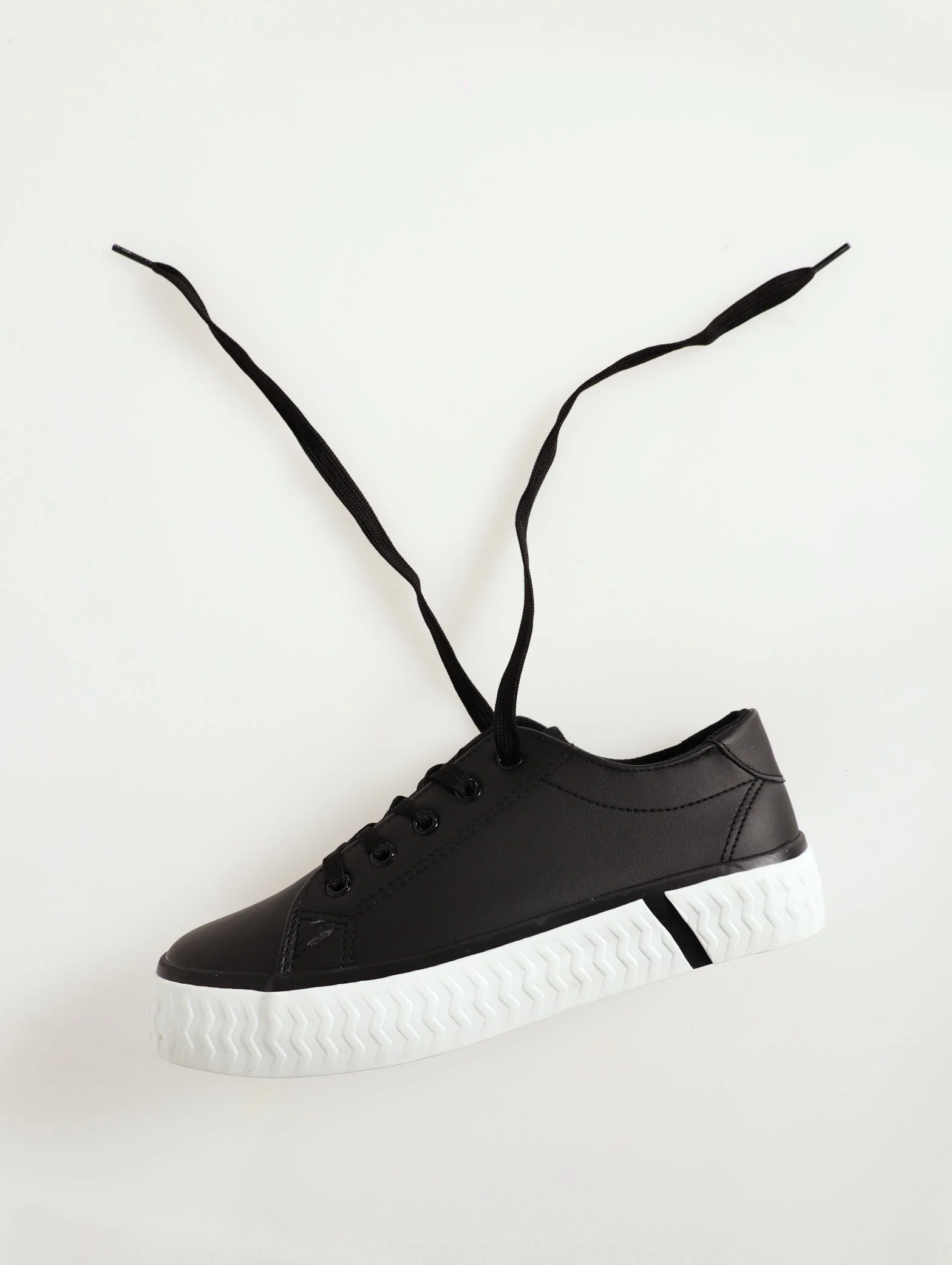 Plim Sole With Side Wall Texture Sneaker - Image 5