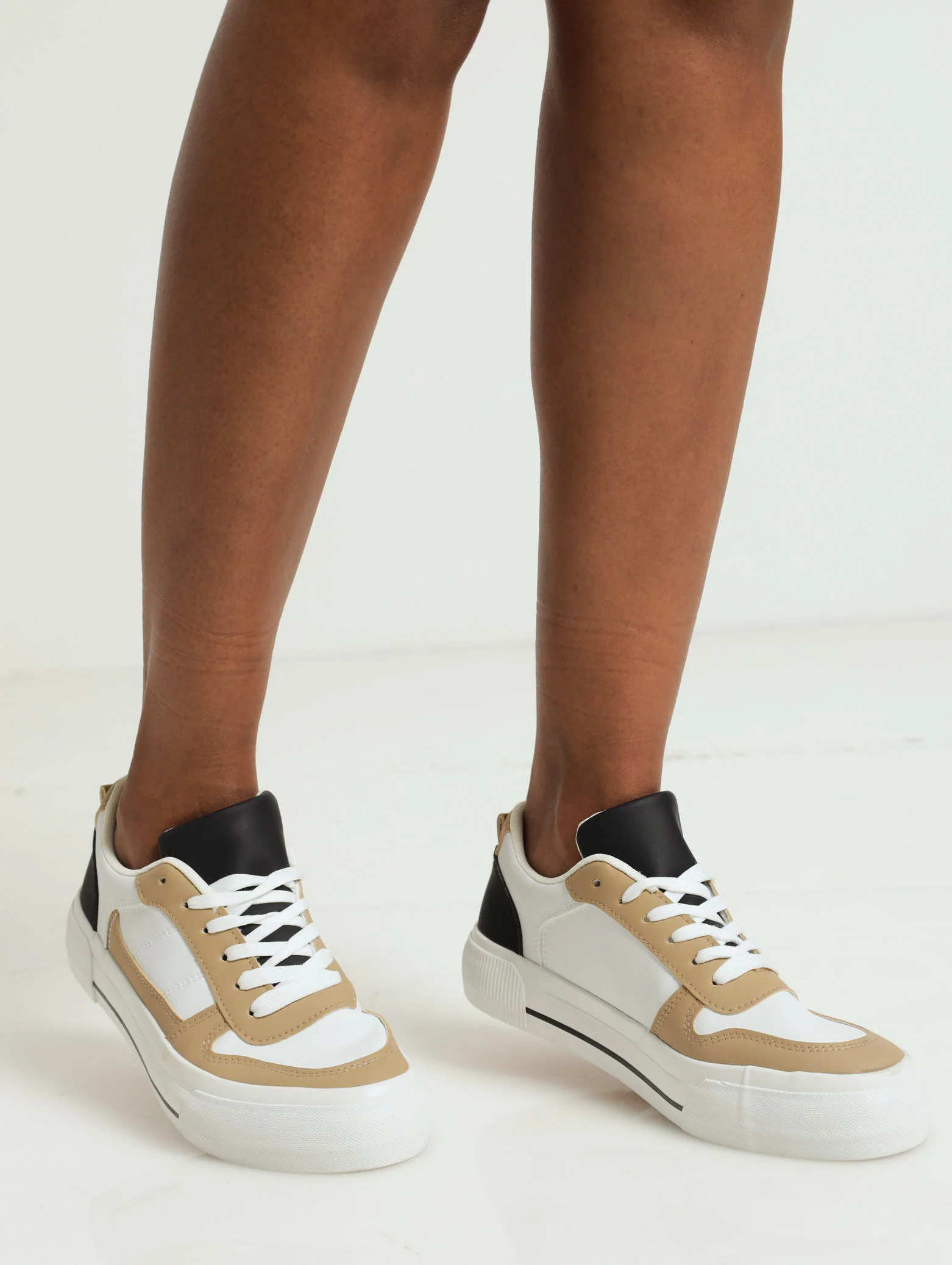 Plimsole With Contrast Colour Upper Sneaker - Image 2