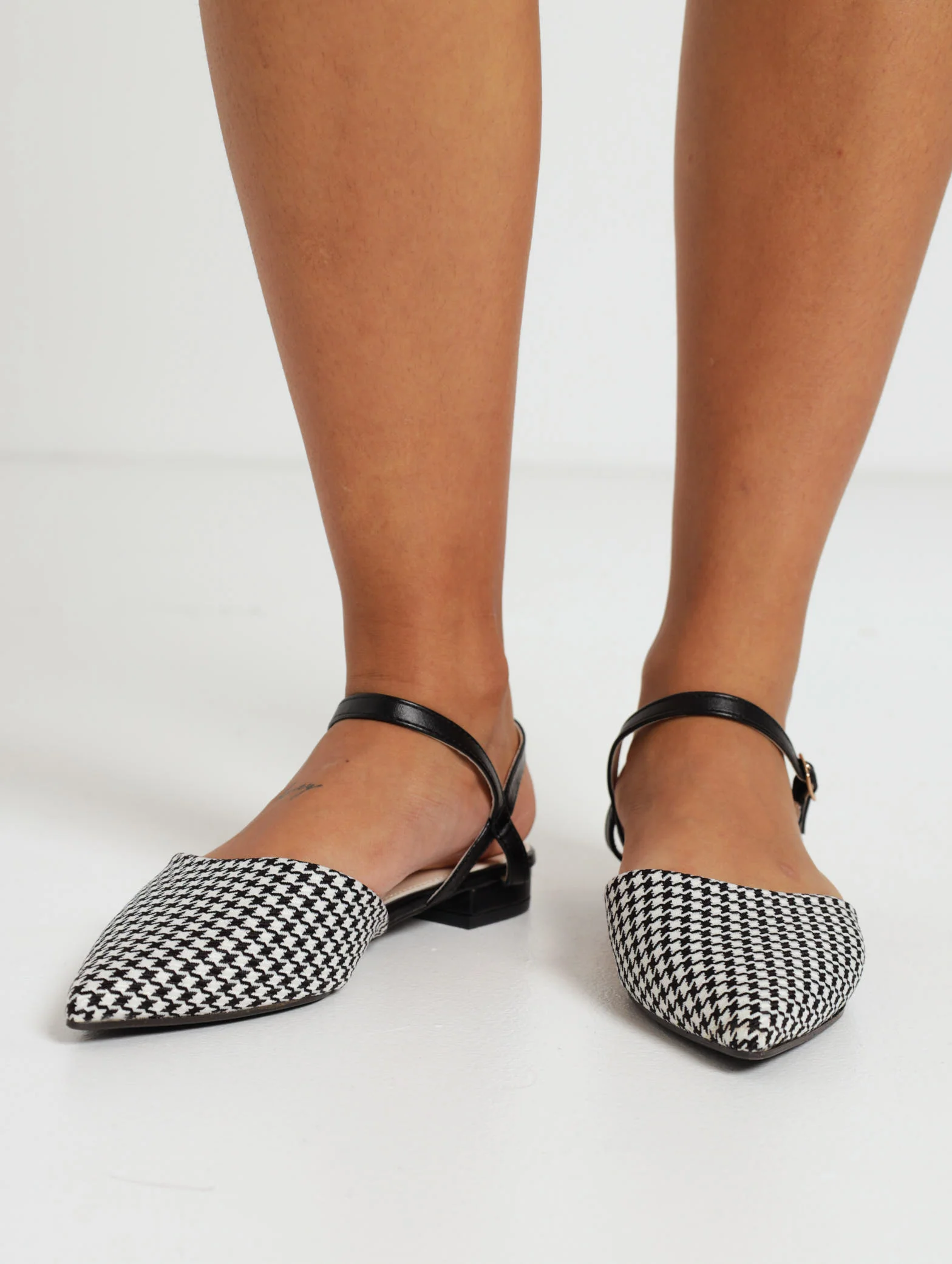 Pointed Push Pump With Slingback Ankle Buckle - Image 2