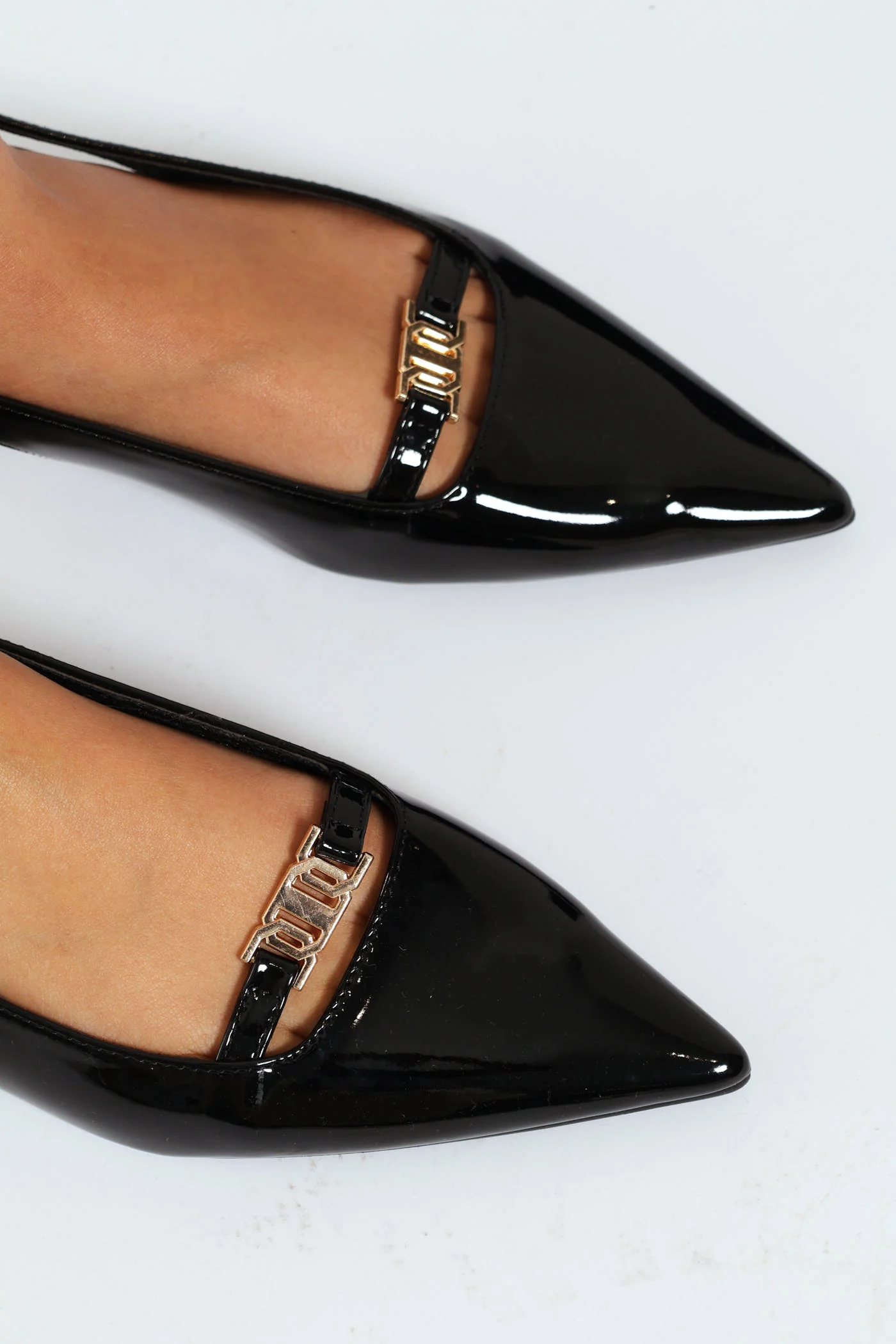 Pointy Pump With Trim And Tortoise Shell Heel - Black - Image 3