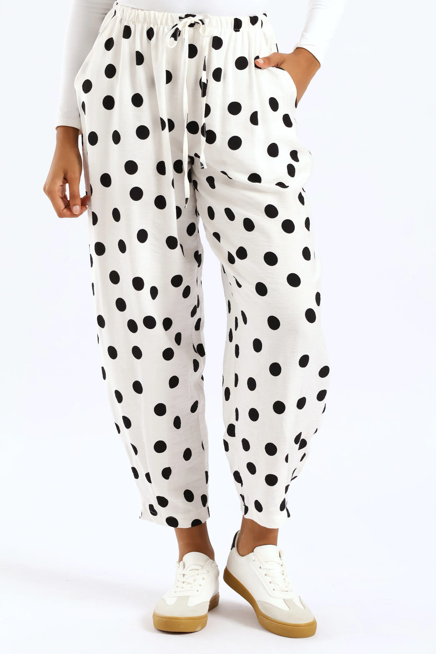 Polka Tapered Hem Drapey Pants - White/Black