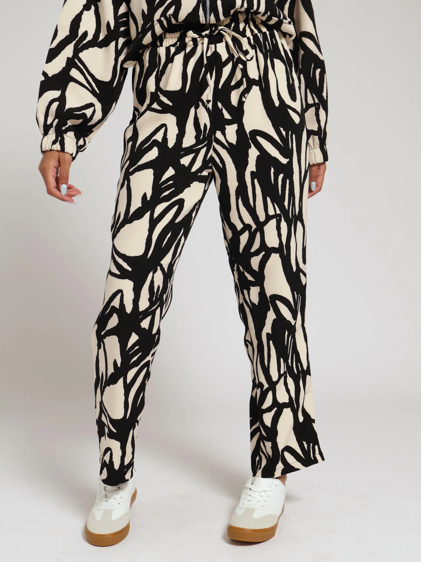 Printed Barbi Slim Leg Pants - Black/White