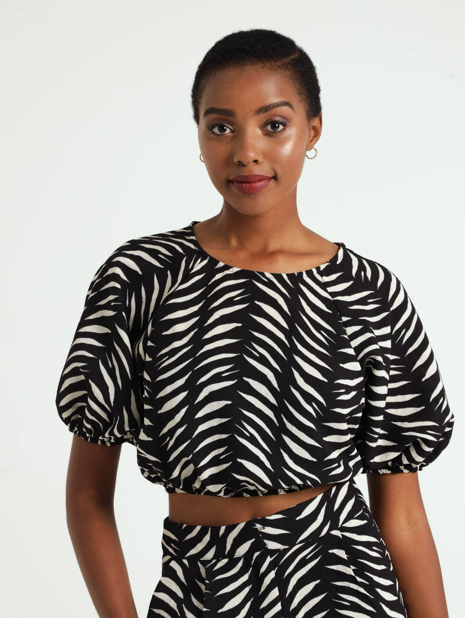 Printed Bubble Sleeve Crop Top