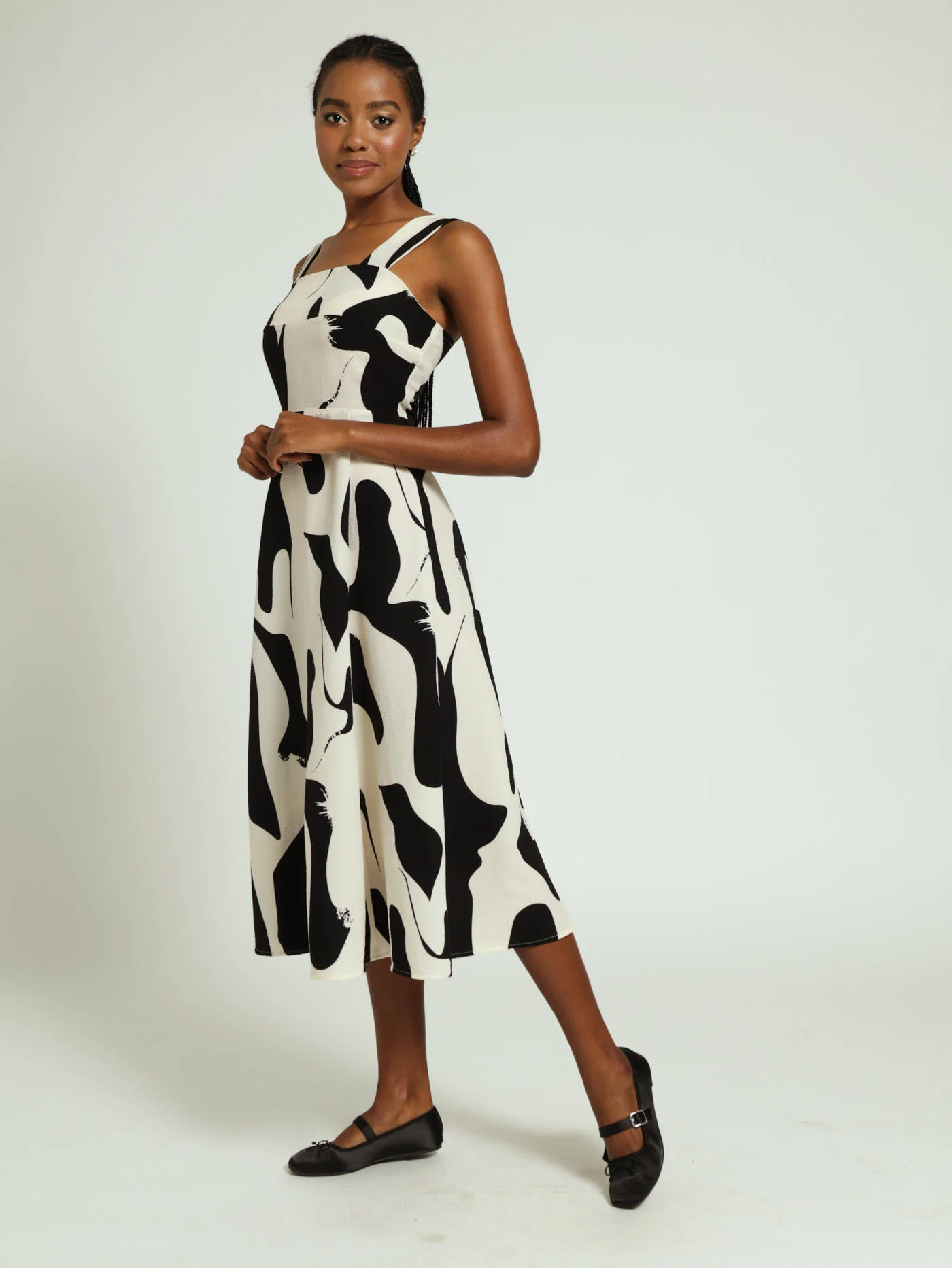 Printed Fit & Flare Maxi Dress - Black/Beige - Image 3
