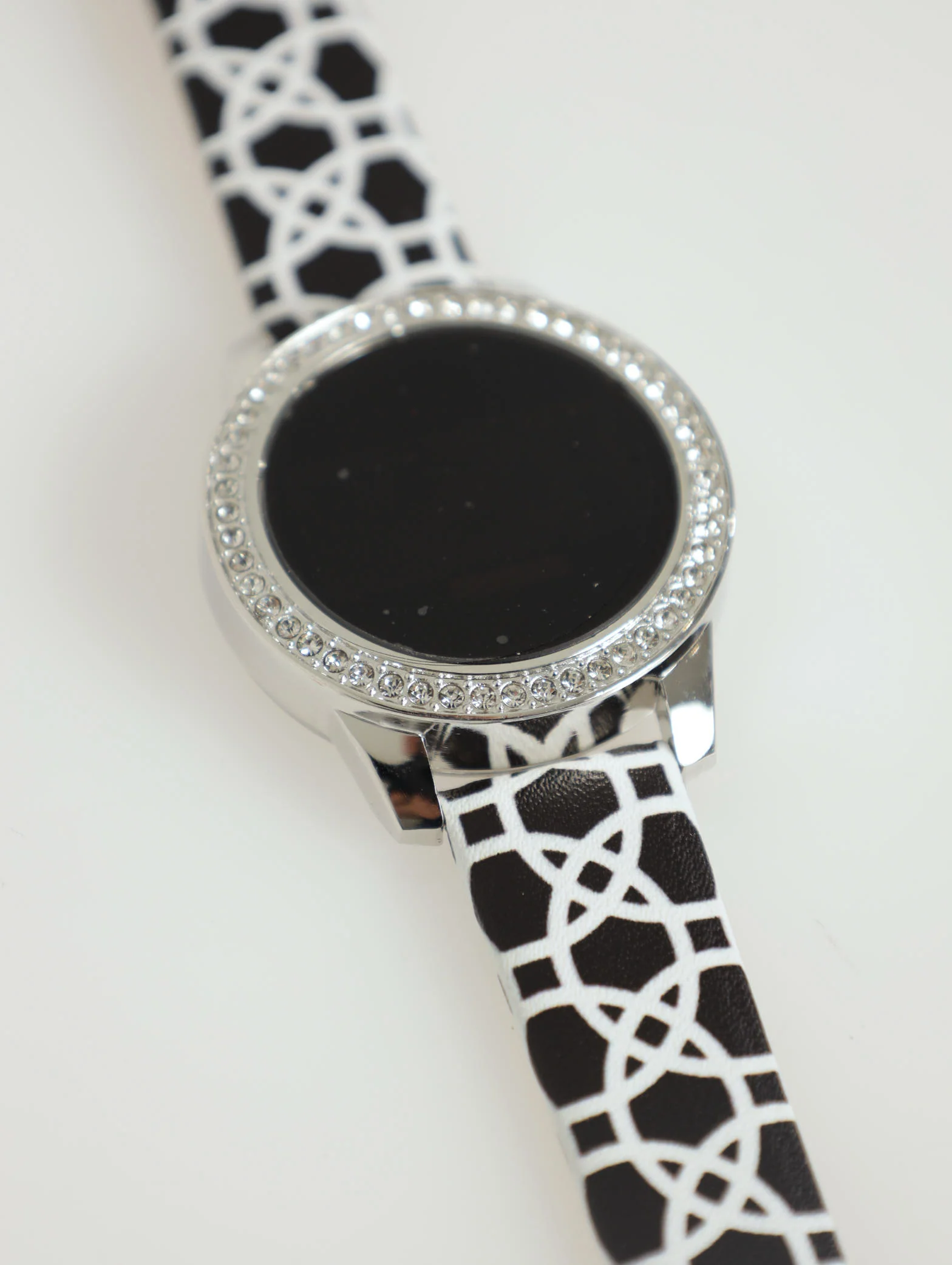 Printed Strap Smart Like Watch - Black/White - Image 2