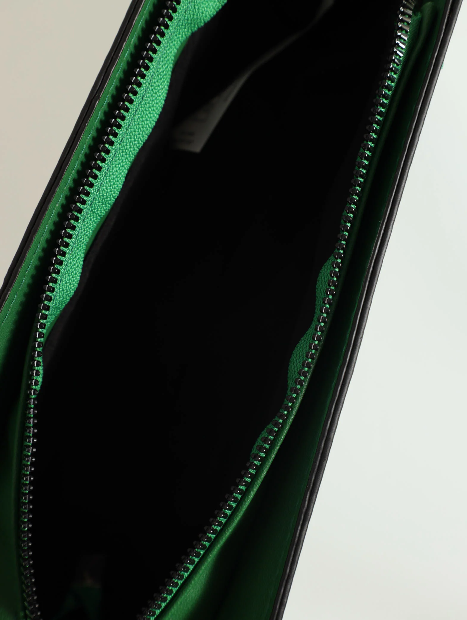Rectangular Metal Chain Shoulder Bag - Image 4