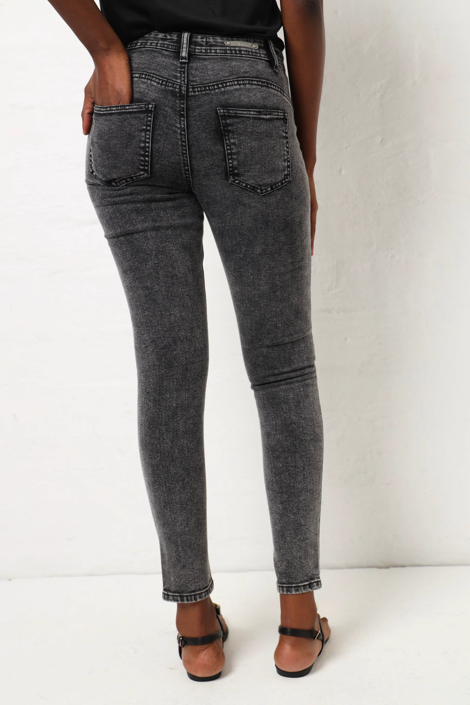 Regular Rise Push-Up Skinny Jean - Black Acid - Image 4