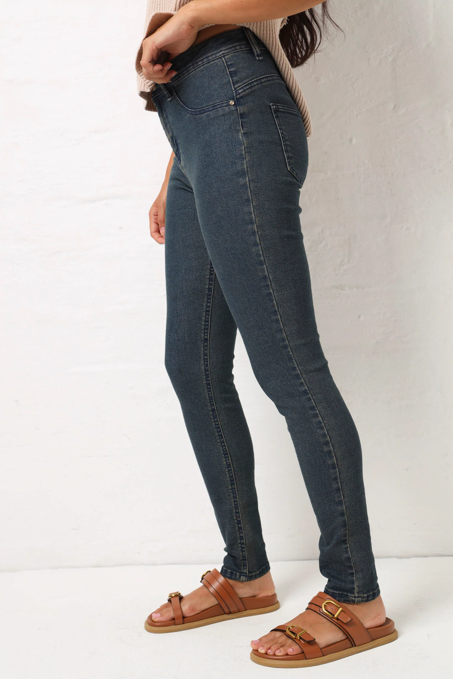 Regular Rise Push-Up Skinny - Tea Stain - Image 3
