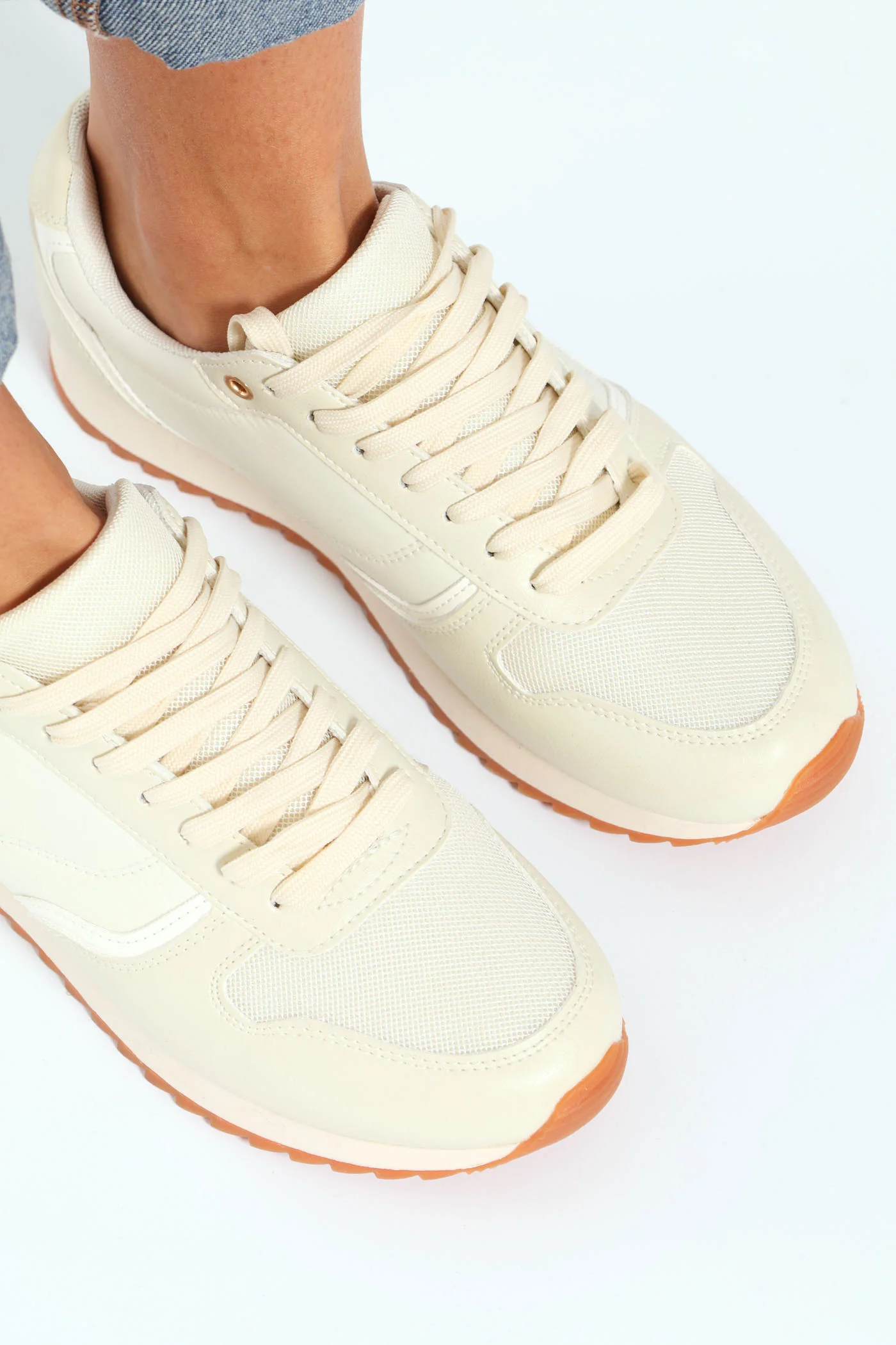 Retro Minimal Sneaker - Off White - Image 3