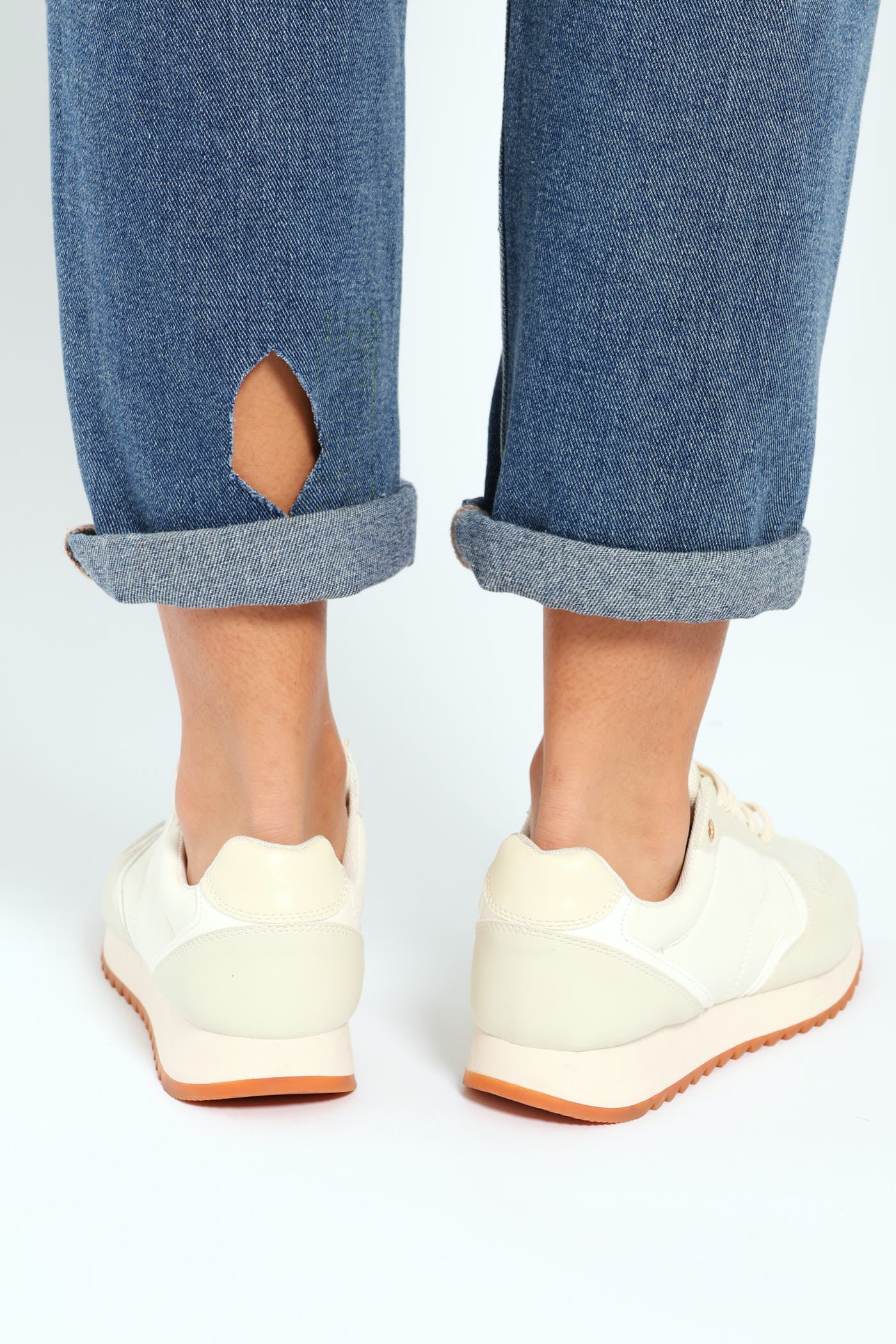 Retro Minimal Sneaker - Off White - Image 4