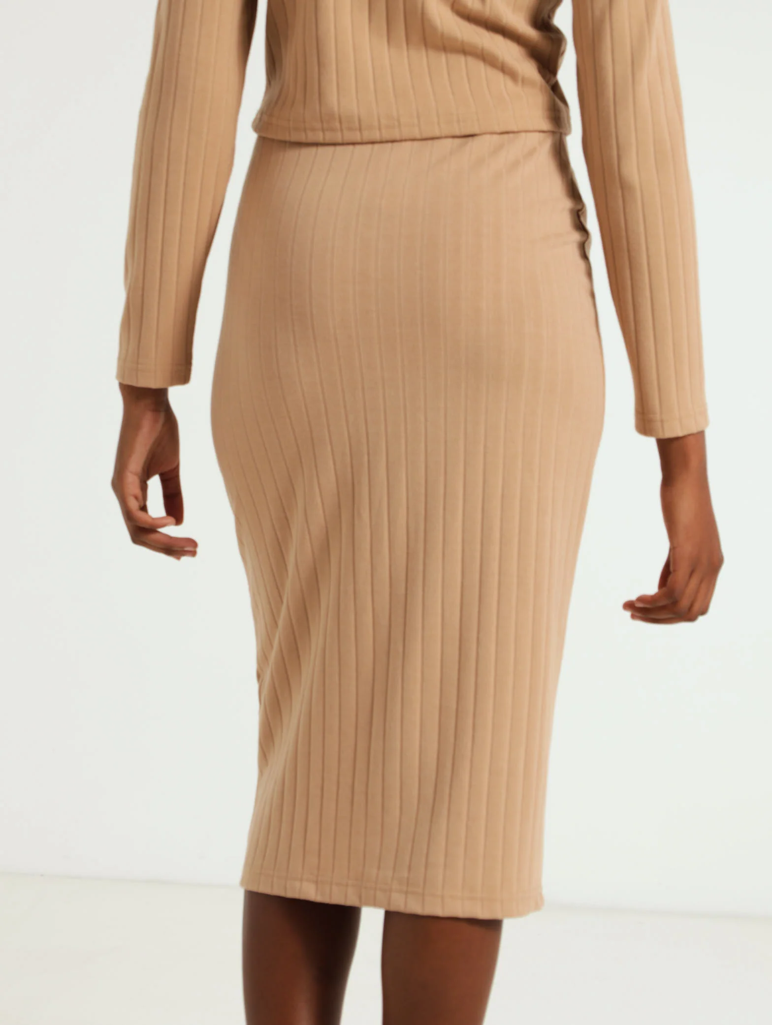 Ribbed Knit Skirt With Gold Button Detail