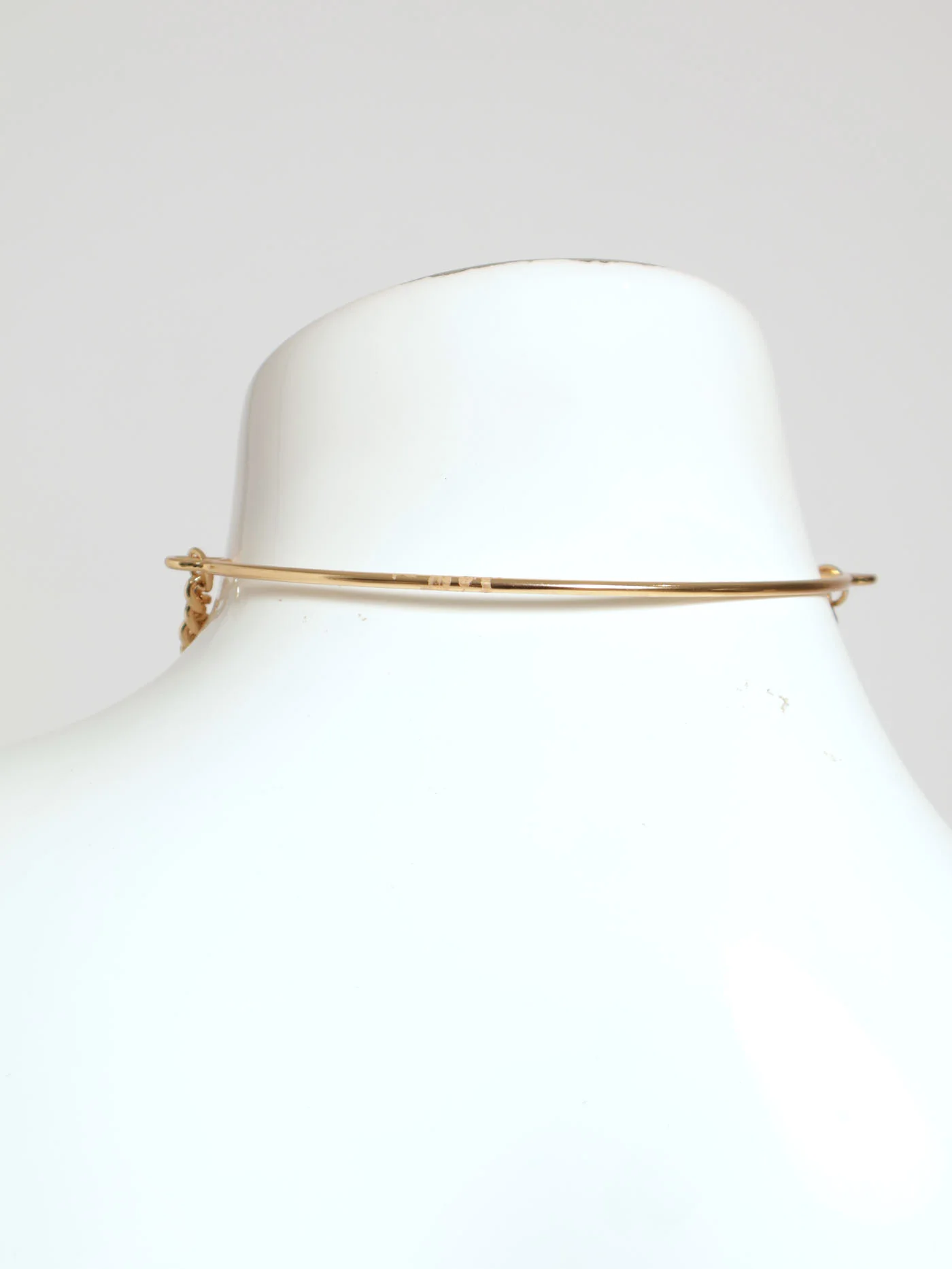 Ridged Chain Clasp Choker - Gold - Image 2