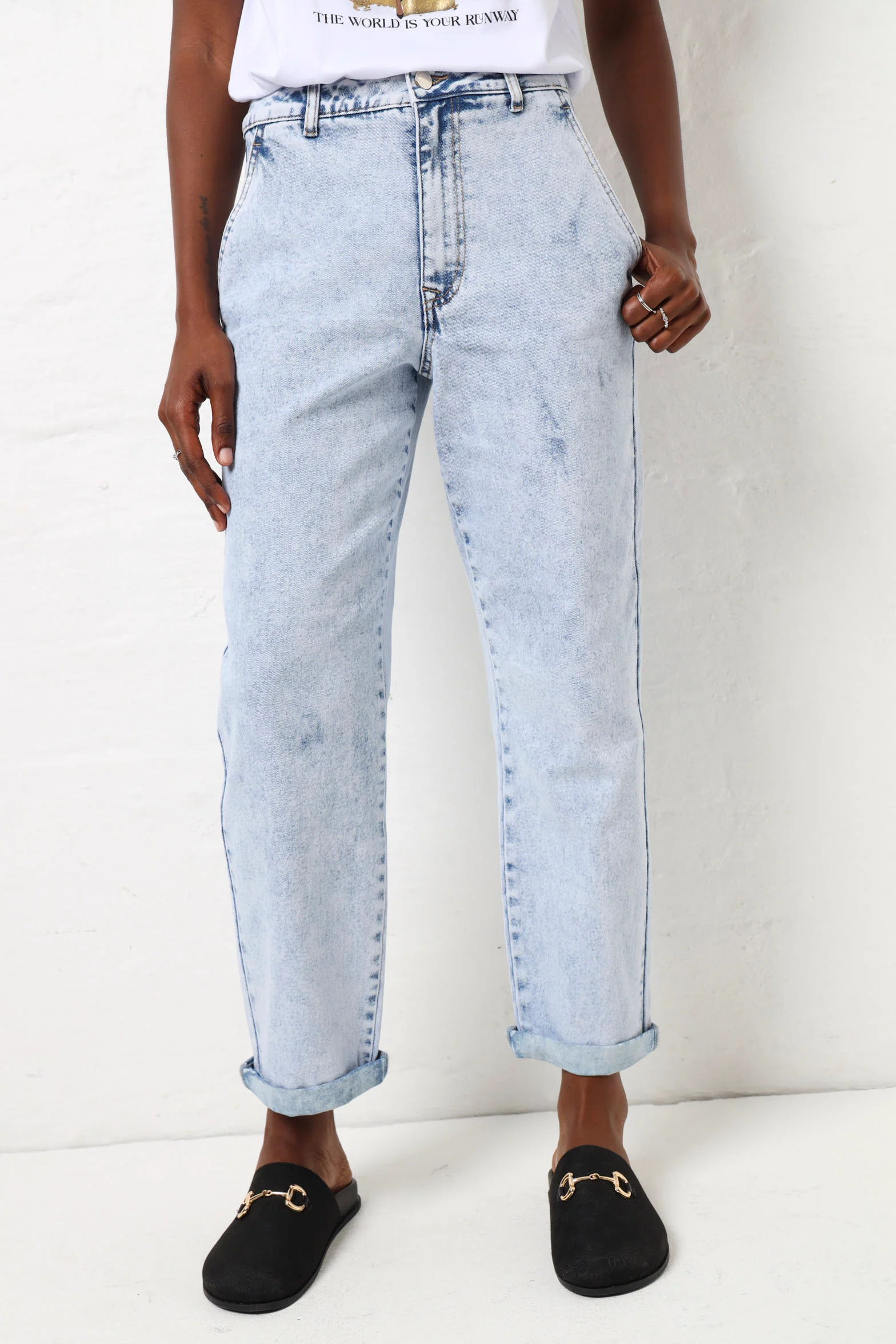 Rolled Hem Barrel Leg Jean - Stonewash