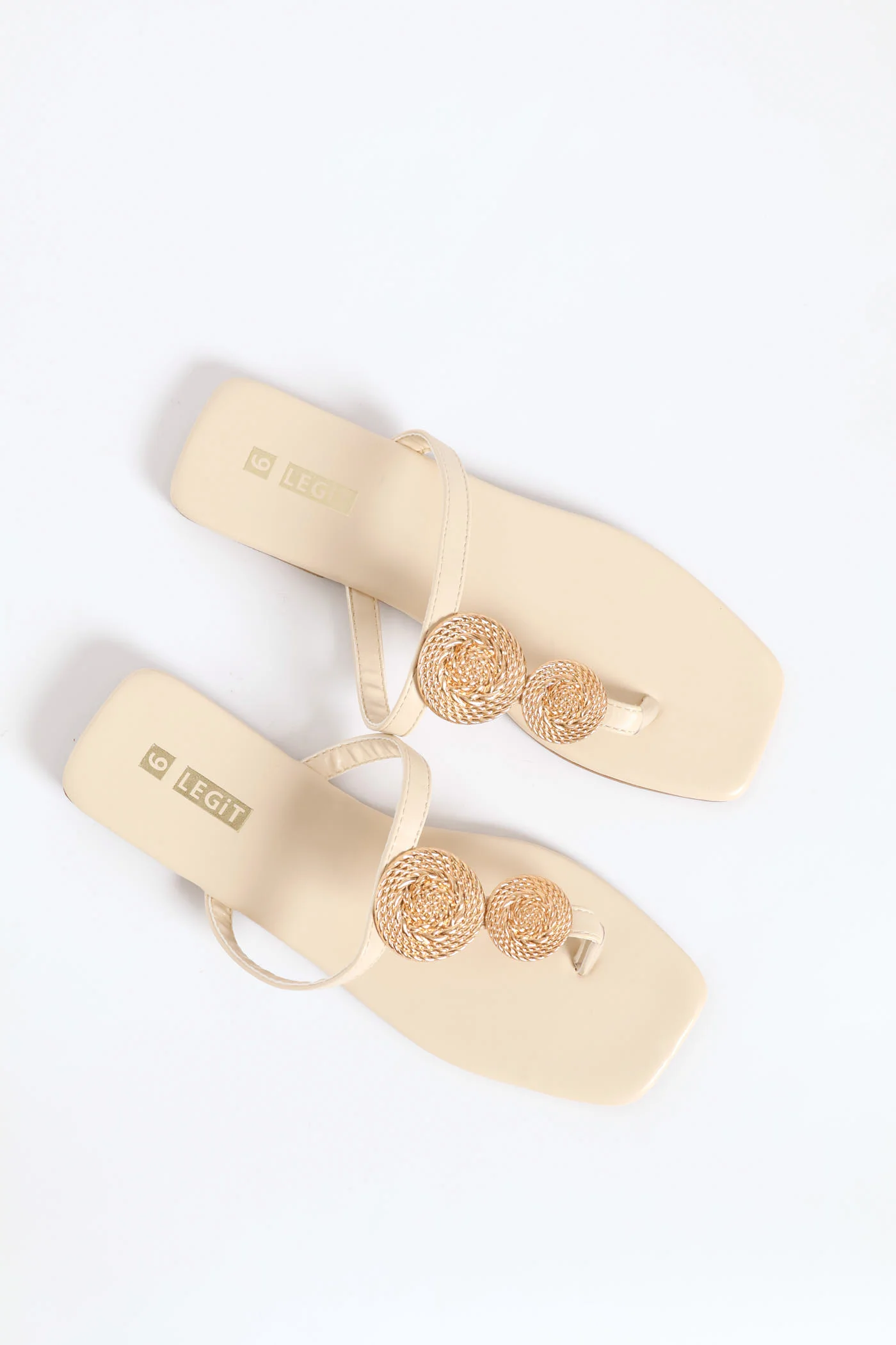 Round Crinkle Trim Flat Push In Thong Sandal - Off White - Image 2