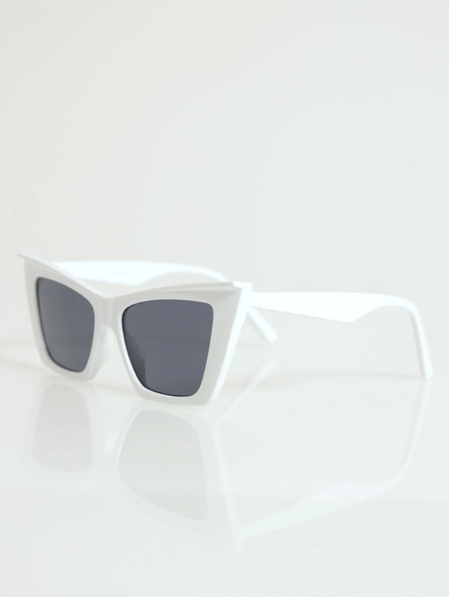 Sharp Cat Eye Sunglasses - Image 2