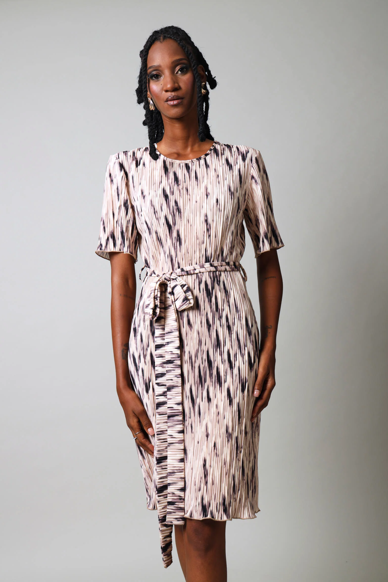 Short Sleeve Bodre Dress - Stone/Black - Image 3
