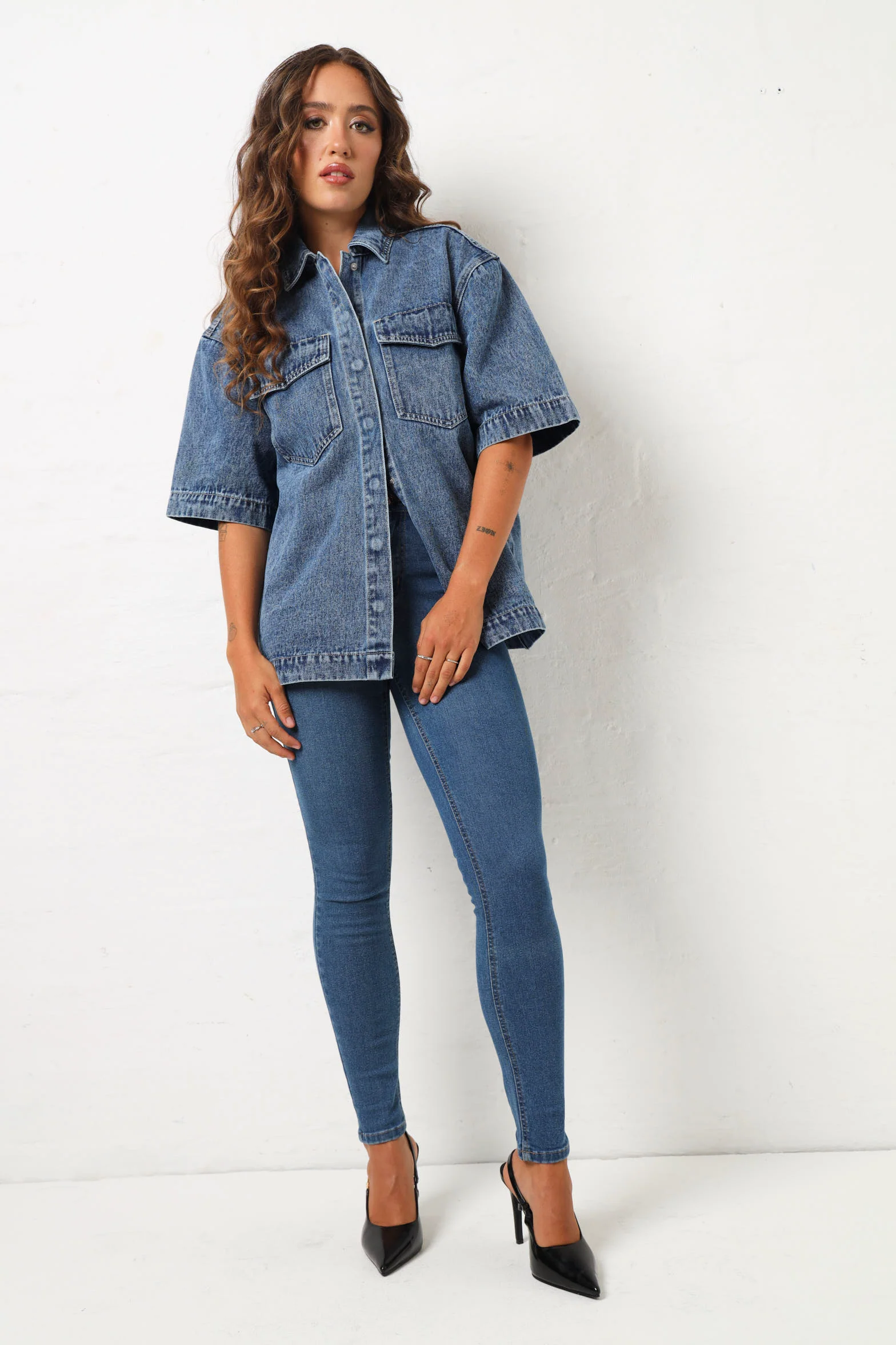 Short Sleeve Denim Shacket - Medium Wash - Image 2