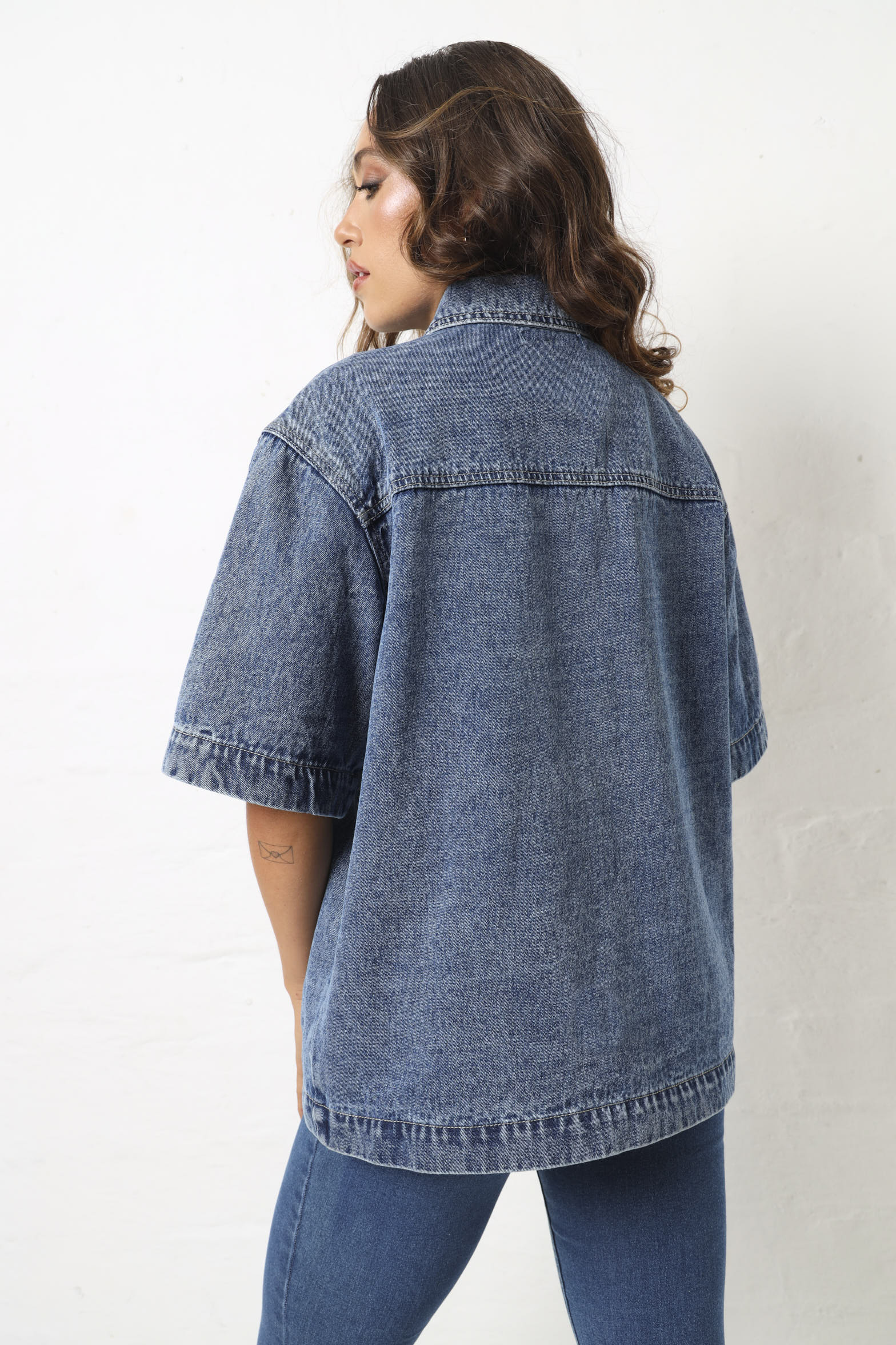 Short Sleeve Denim Shacket - Medium Wash - Image 5