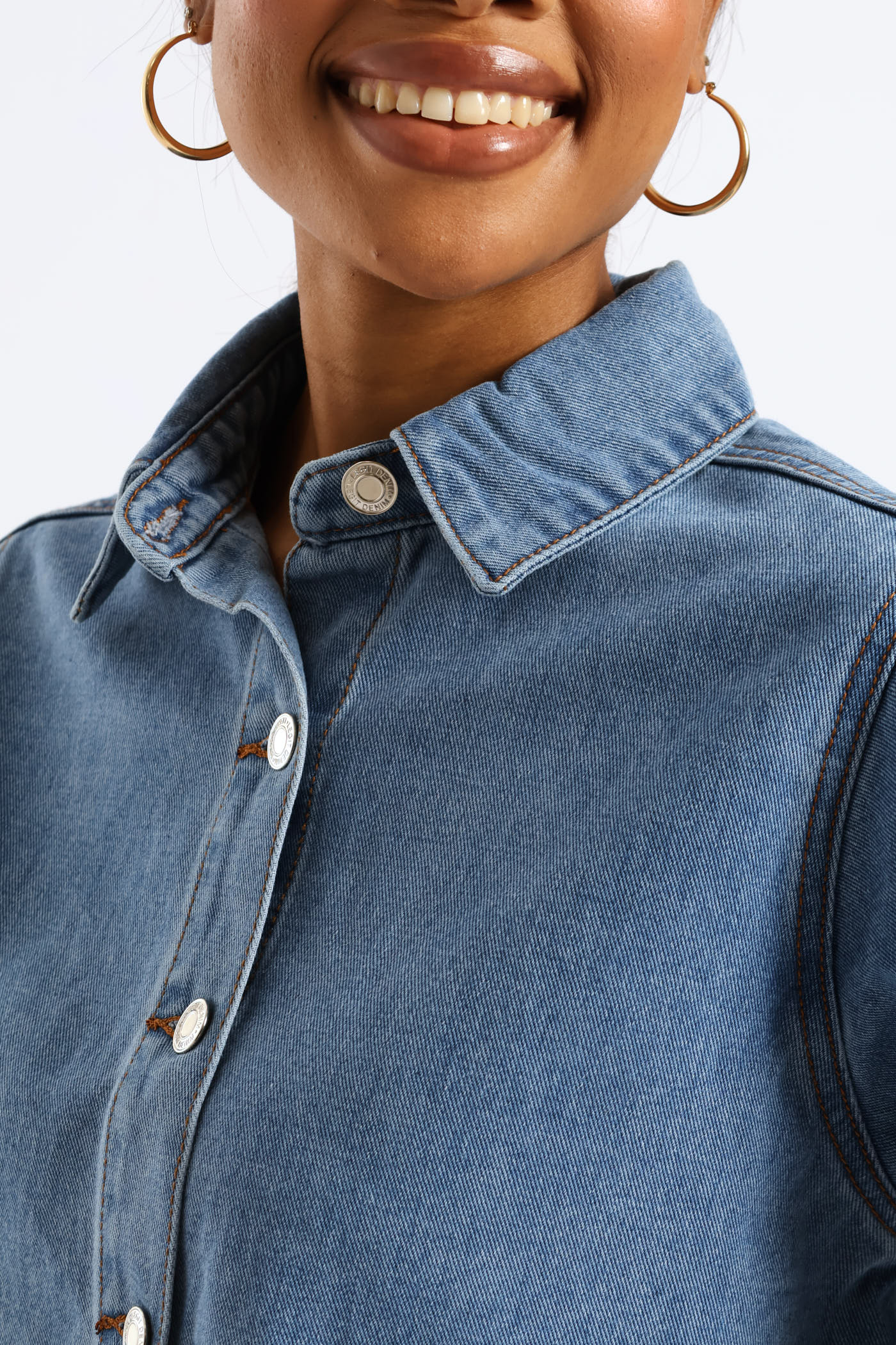 Short Sleeve Denim Shirt - Medium Wash - Image 4