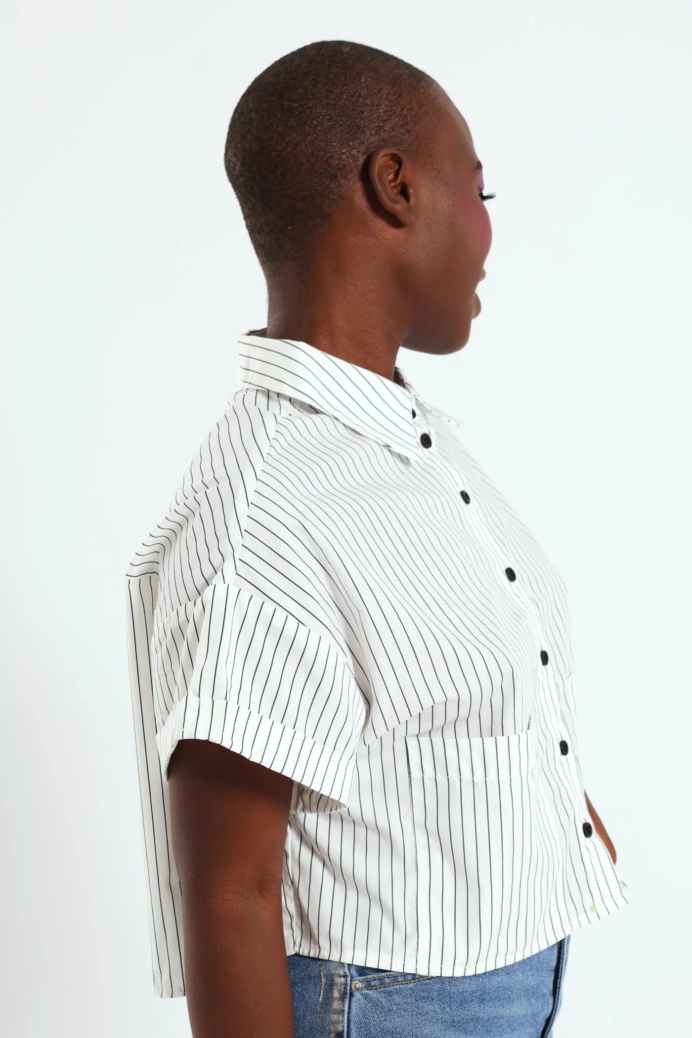 Short Sleeve Stripe Poplin Pocket Cropped Shirt - Black/White - Image 2