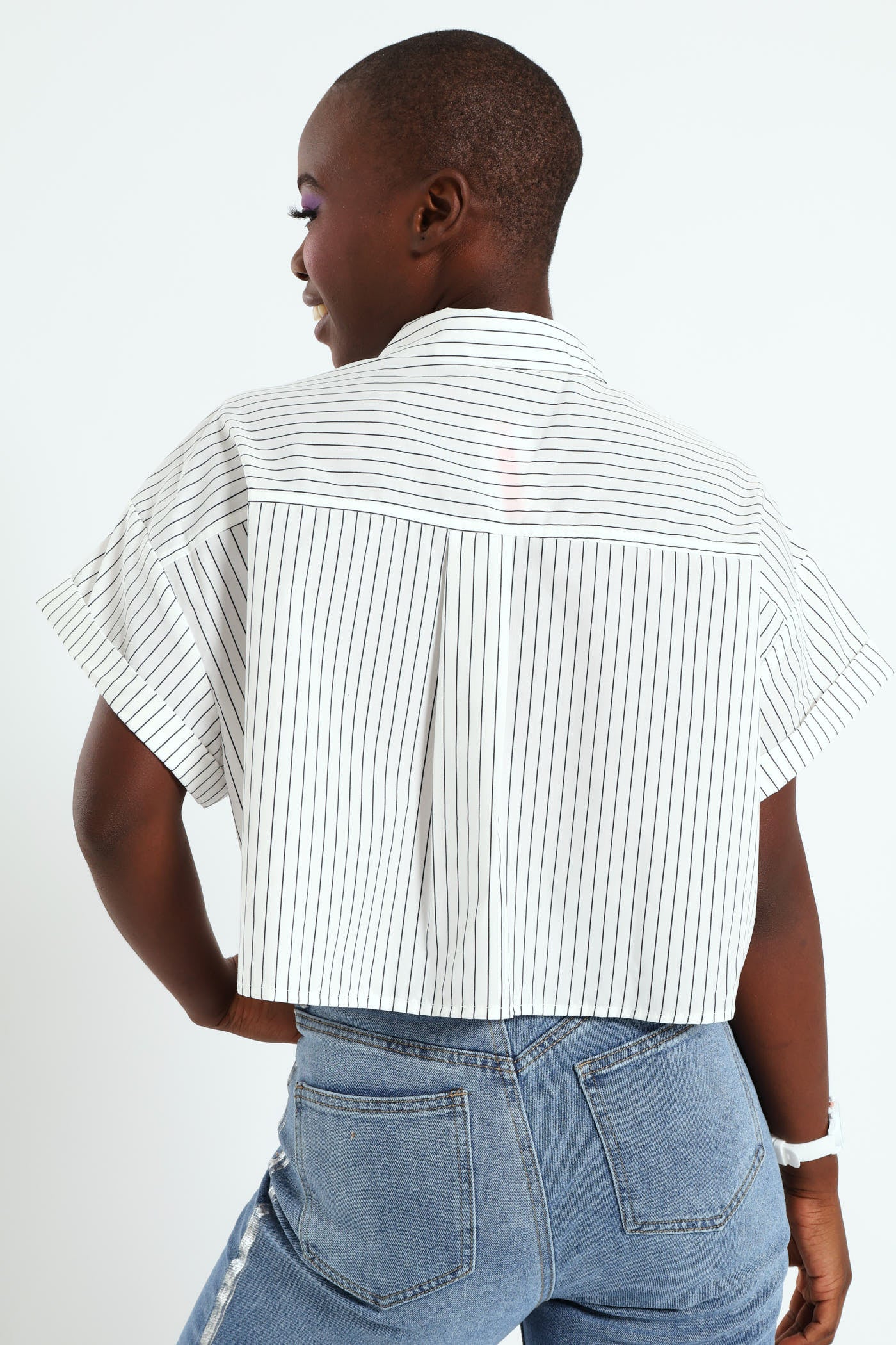 Short Sleeve Stripe Poplin Pocket Cropped Shirt - Black/White - Image 3