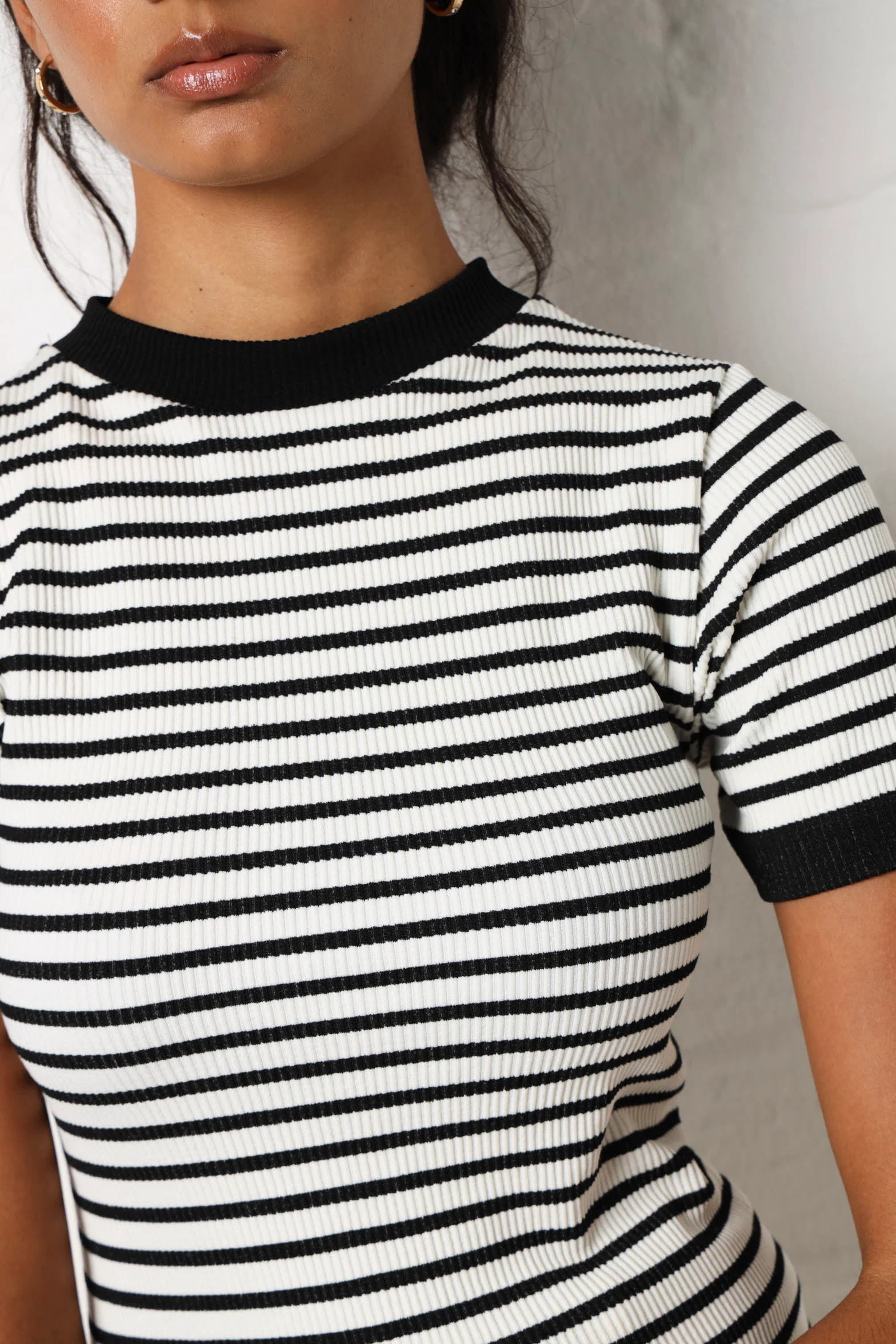 Short Sleeve  Stripe Seamless Tee -Black/Cream - Image 3