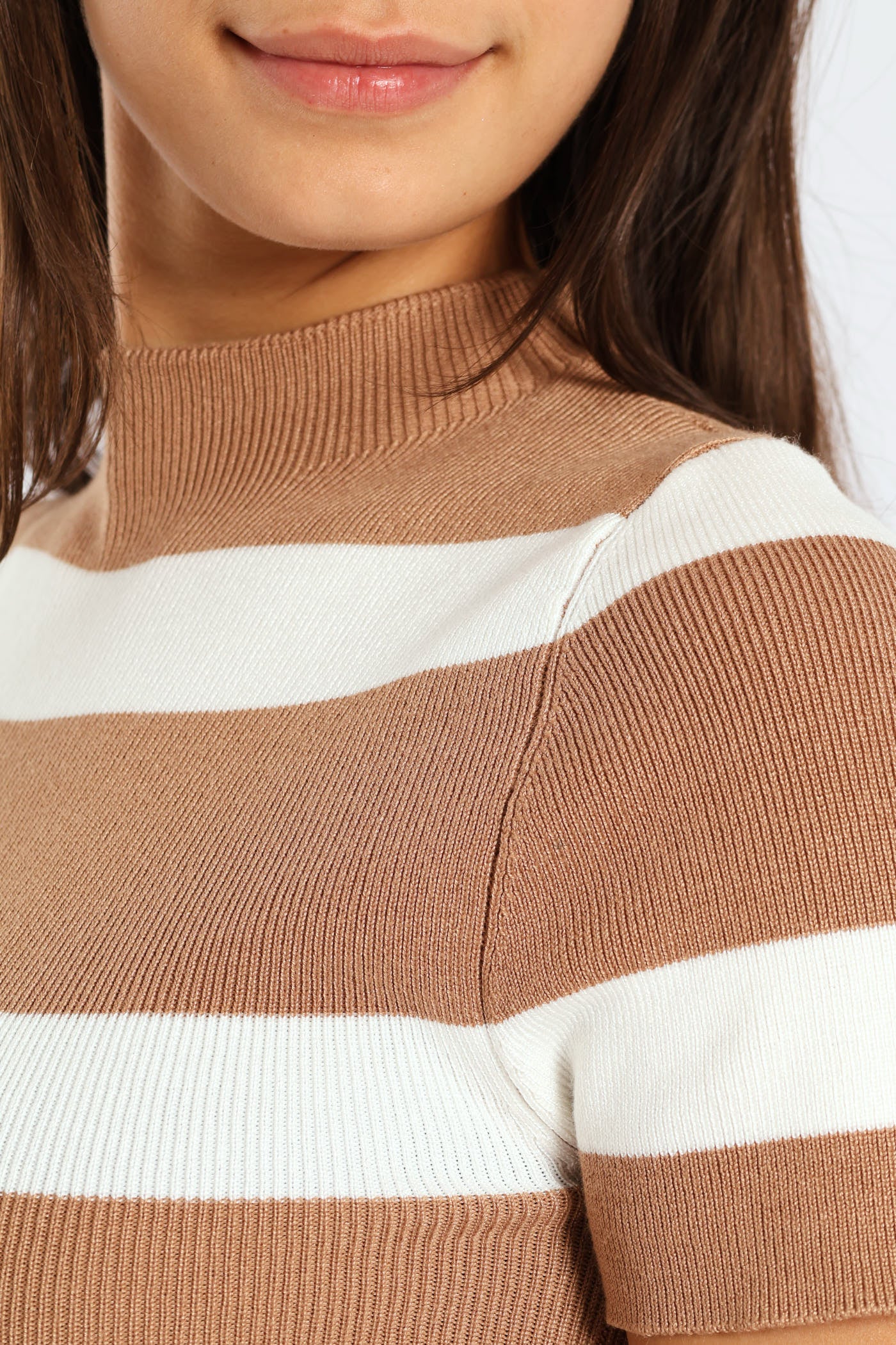 Short Sleeve Turtle Neck Stripe Knitwear Top - White/Beige - Image 5