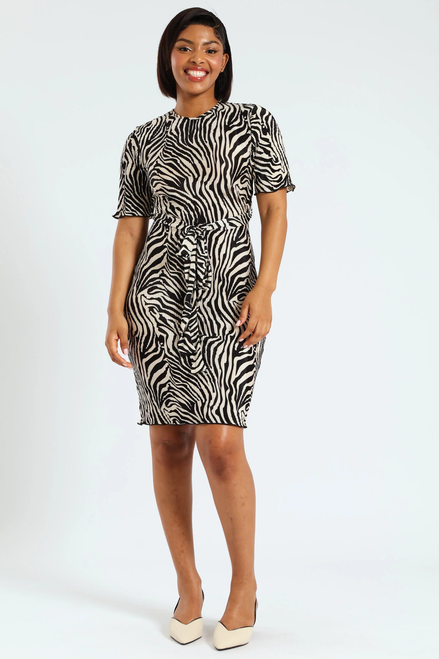Short Sleeve Waisted Bodre Dress - Black/Cream
