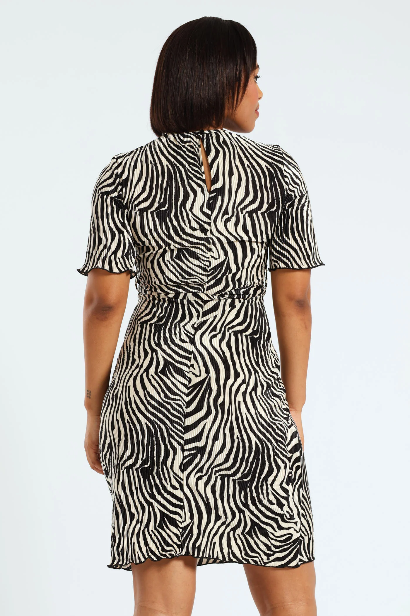 Short Sleeve Waisted Bodre Dress - Black/Cream - Image 4
