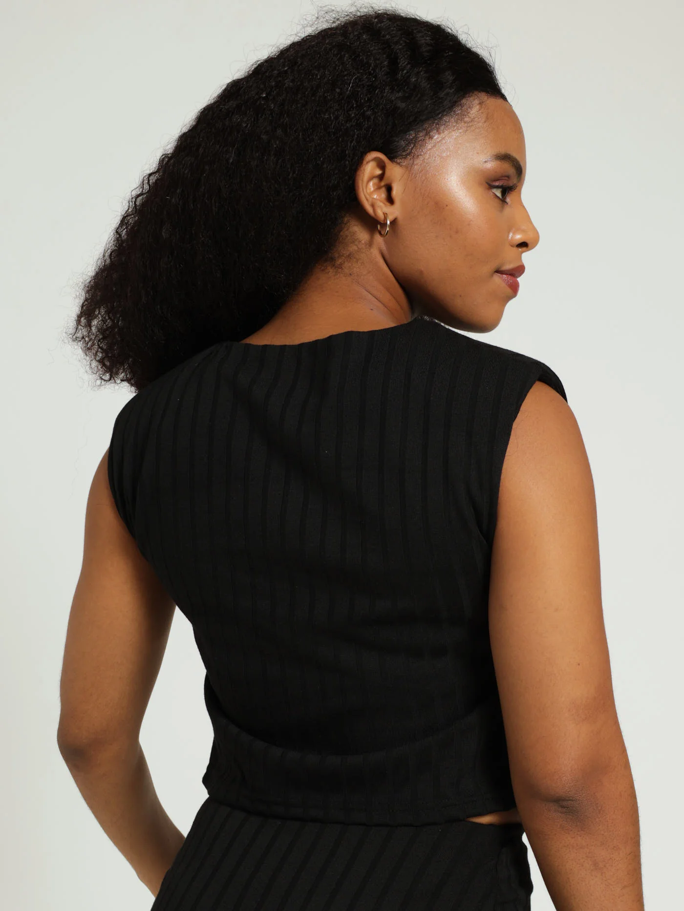 Shoulder Pad Ribb Top - Black - Image 3