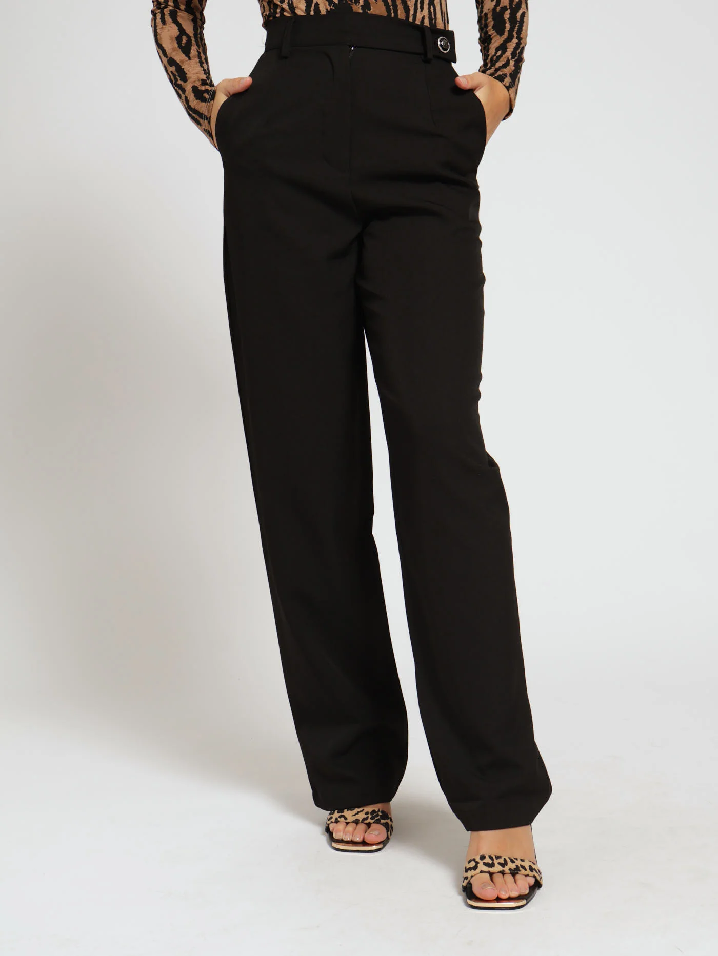 Single Button Detail Tailored Wideleg Pants - Black