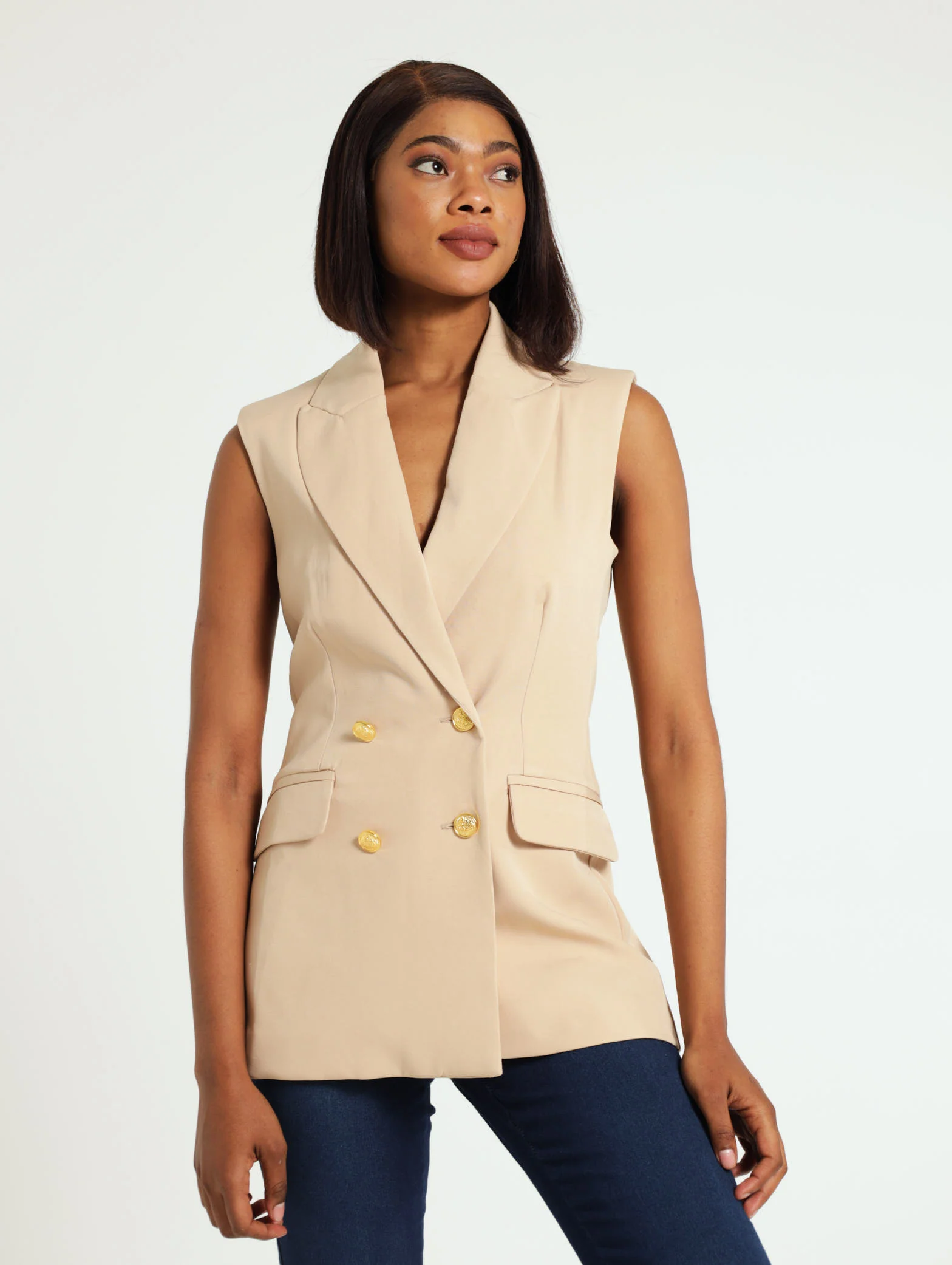 Sleeveless Buttonn Detail Blazer