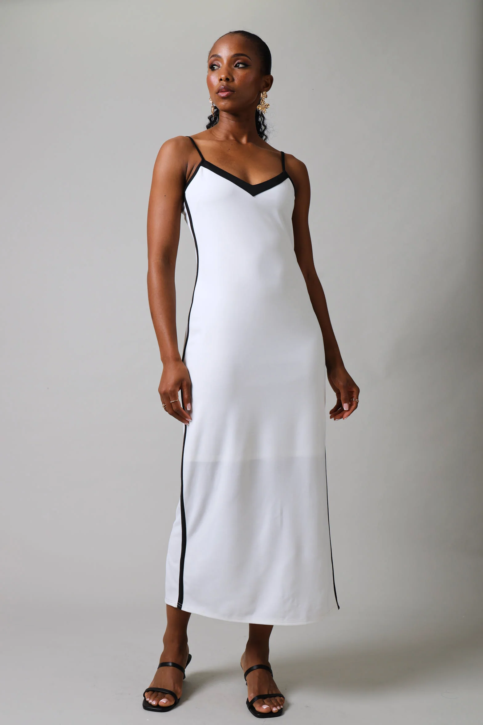Sleeveless Contrast Binding Maxi Dress - White/Black